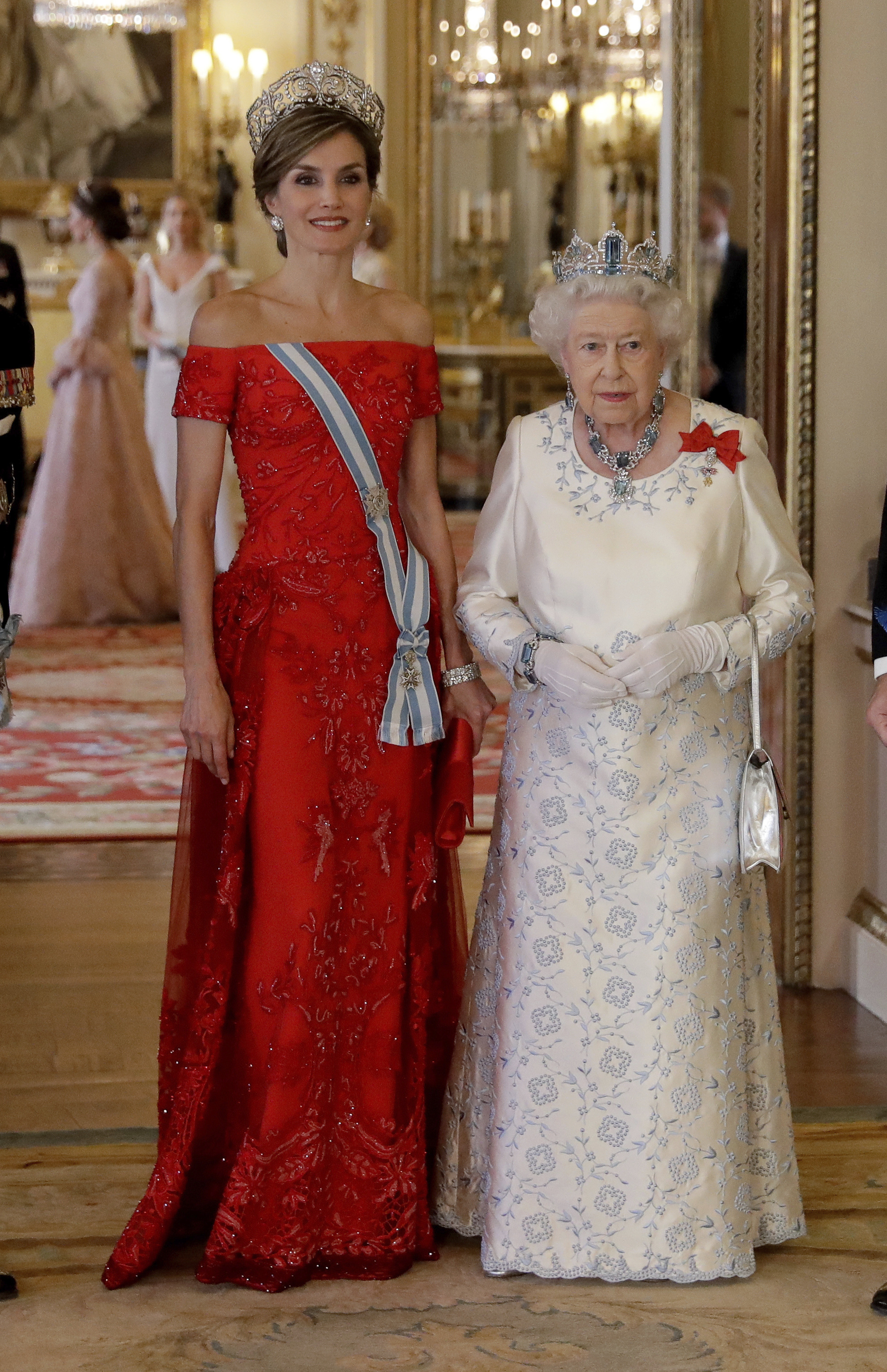 La tiara Flor de Lis, la favorita de doña Letizia, presenta el emblema floral de la casa real española (Getty Images)