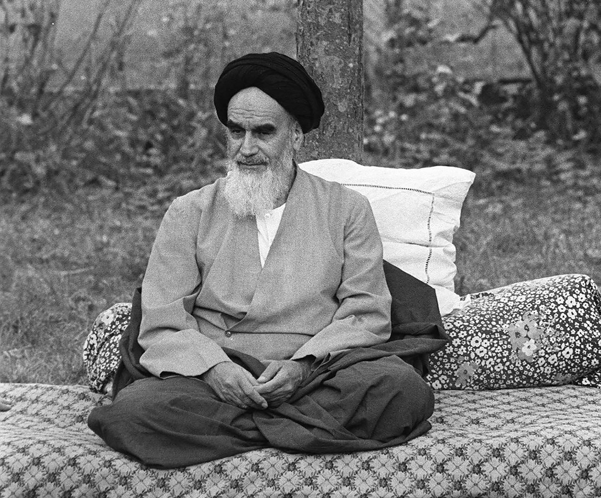 El día que Irán condenó a muerte a Salman Rushdie: “Pido a todos los musulmanes que lo ejecuten donde lo encuentren”