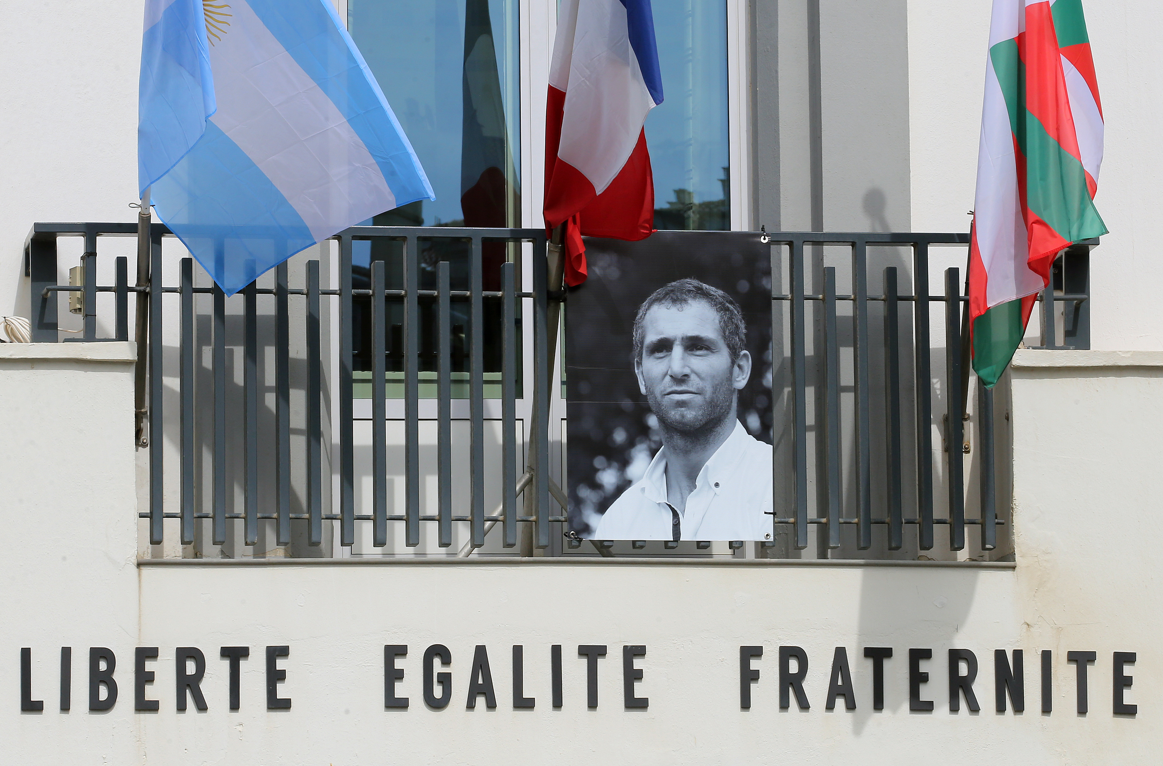 Un homenaje a Federico Martin Aramburu en Biarritz, donde se había radicado tras su retiro del rugby (AP Photo/Bob Edme)
