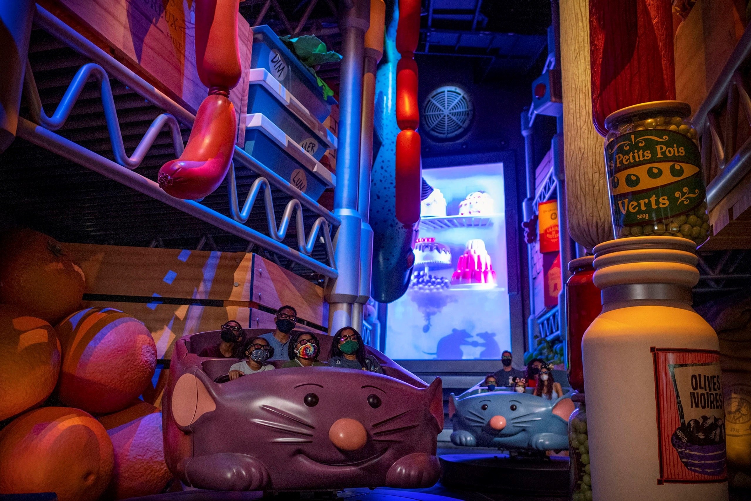 Fotografía cedida por Disney donde se muestra la sección de juegos de la nueva atracción familiar 'Aventuras del chef Remy Ratatouille' ubicada en el pabellón de Francia del parque de atracciones EPCOT en Walt Disney World Resort en Lake Buena Vista, Florida. EFE/ Matt Stroshane
