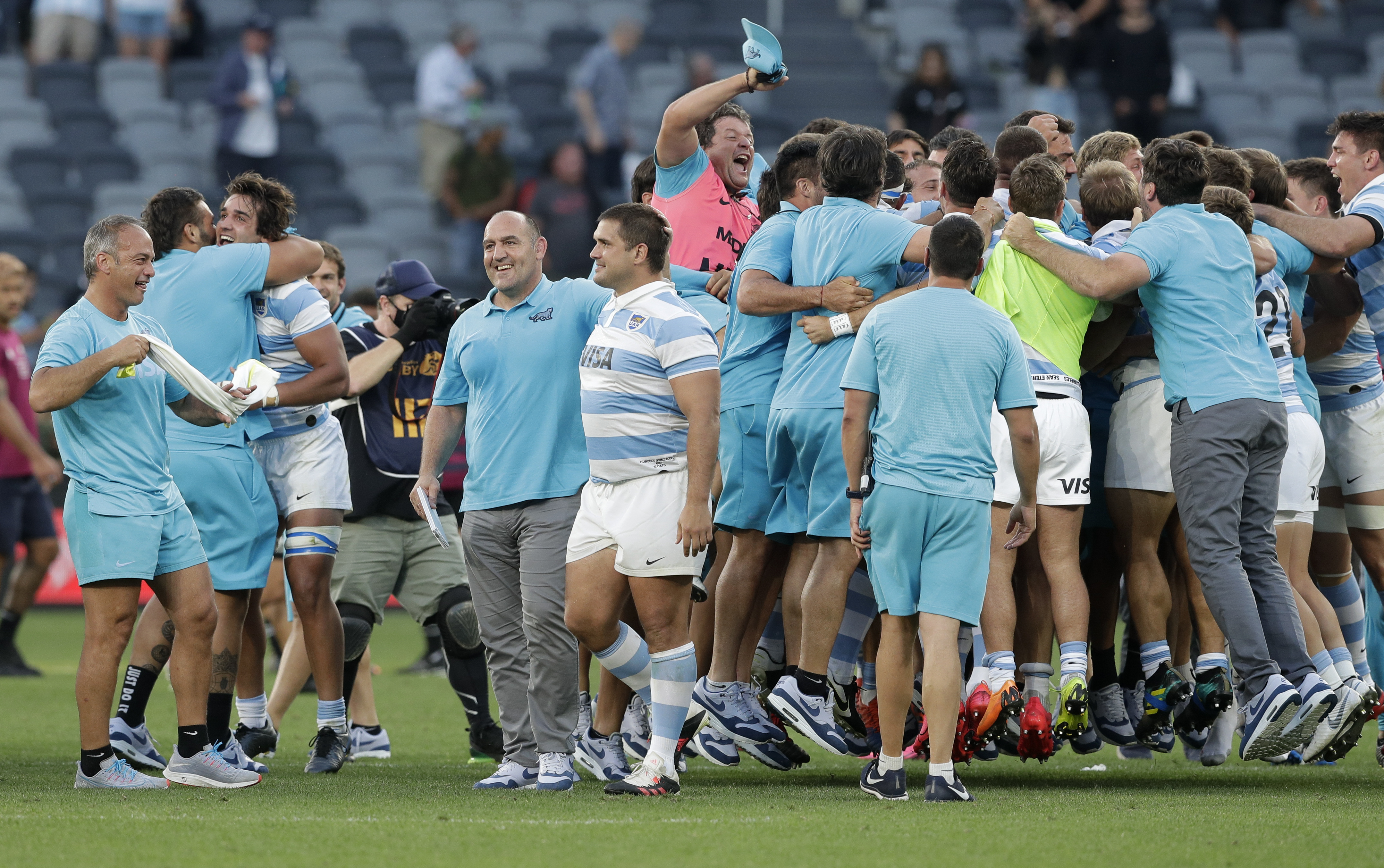 Hasta este partido el historial favorecía casi en su totalidad a los All Blacks, que habían ganado 28 de 29 encuentros entre sí (AP Photo/Rick Rycroft)