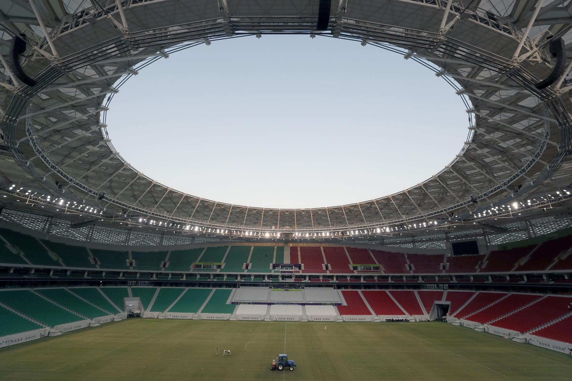 El estadio Al Thumama por dentro. EFE/ Alberto Estevez