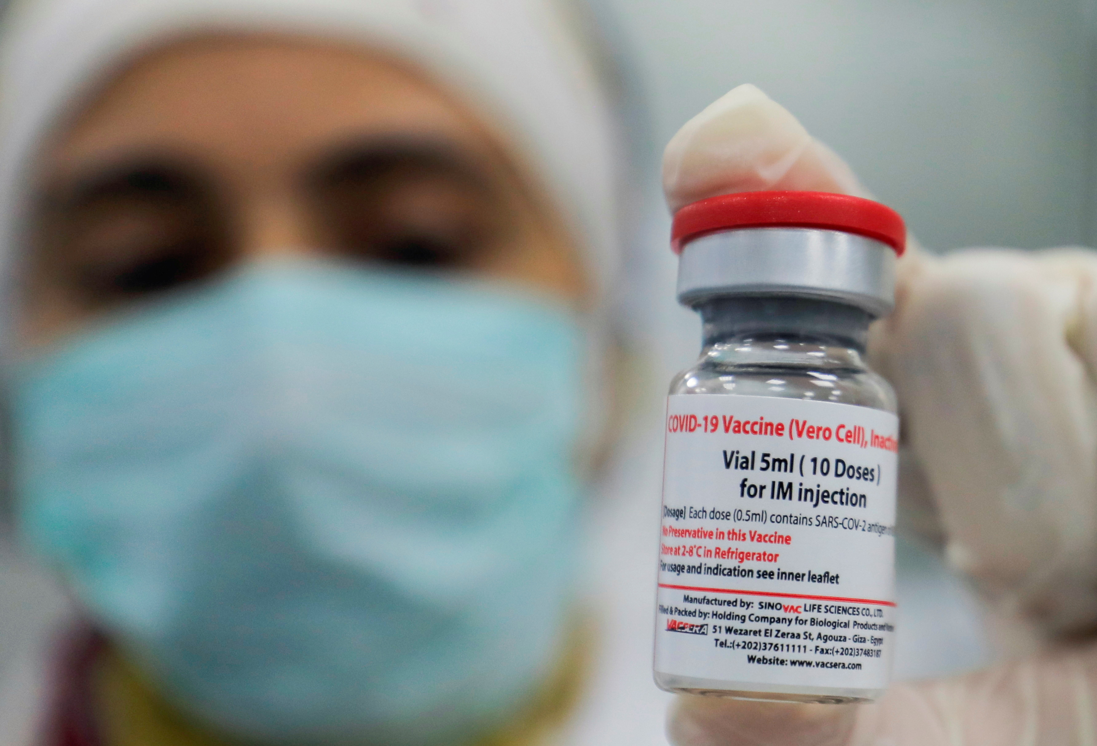 Los ensayos clínicos encontraron que la vacuna Moderna redujo el riesgo de una persona de desarrollar COVID-19 sintomático en un 94% (REUTERS/Amr Abdallah Dalsh/File Photo)