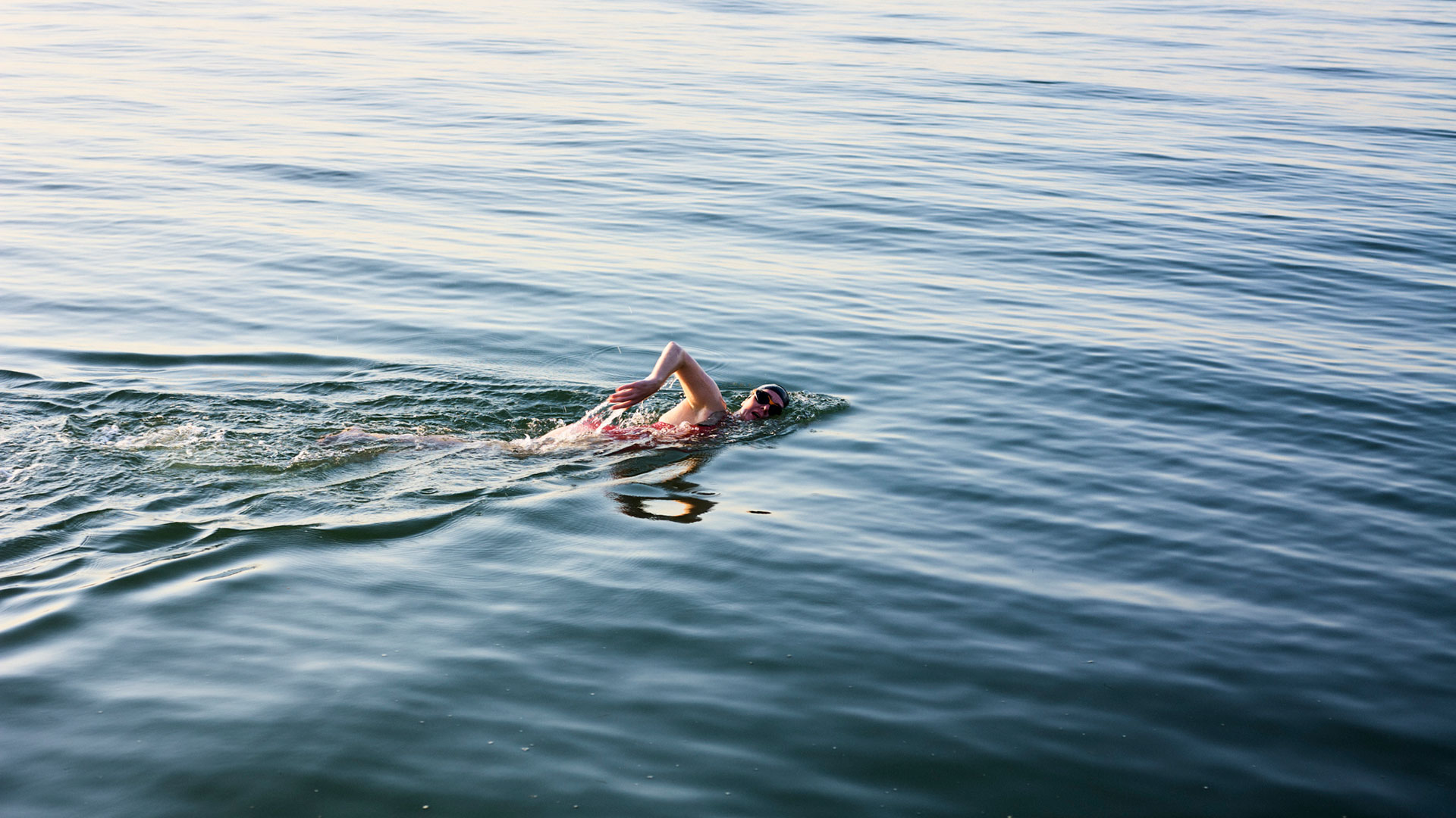 Practicar natación en el mar multiplica los ya conocidos beneficios de este deporte (Getty)
