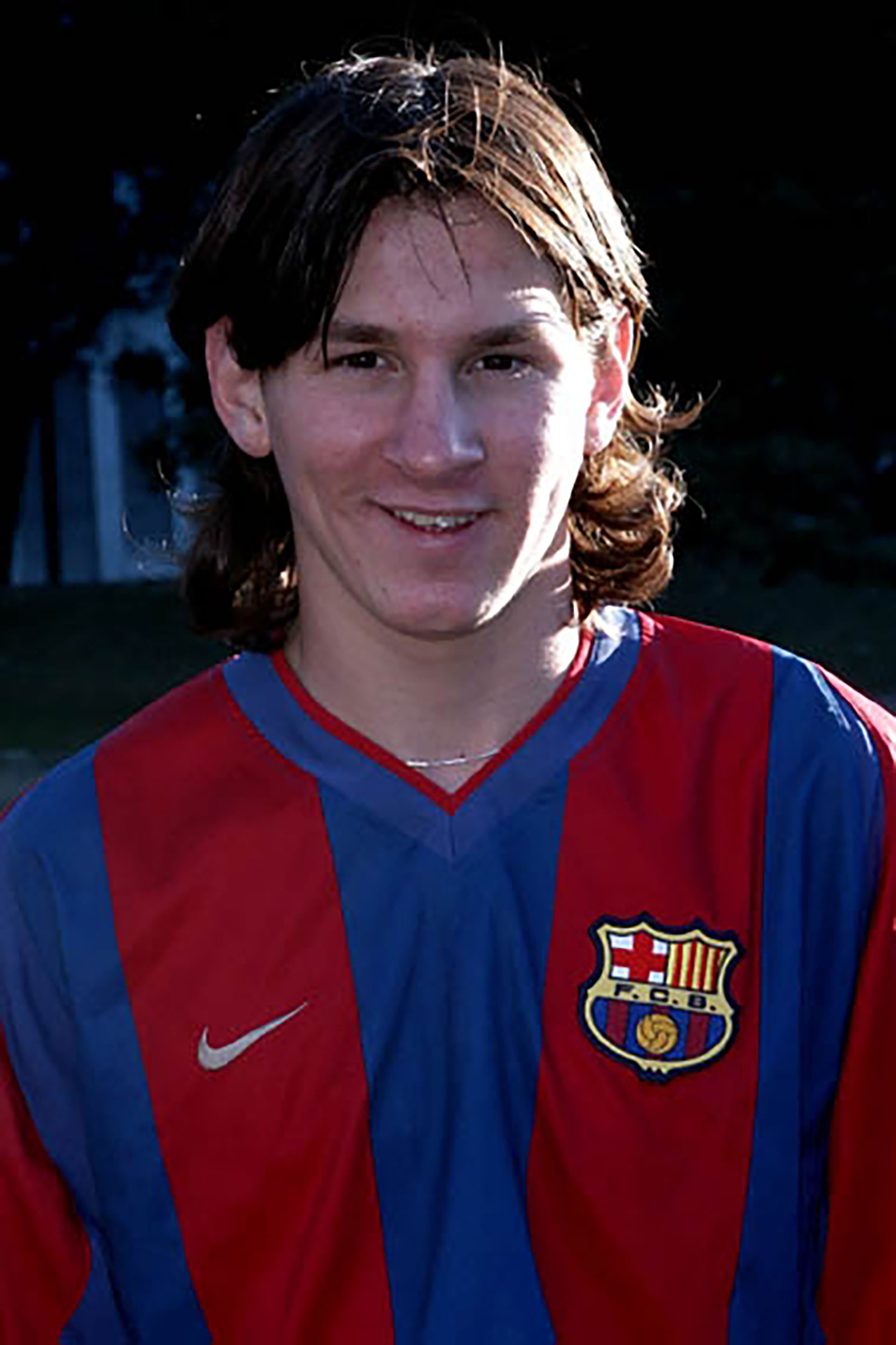 Messi iba deslumbrando a sus entrenadores y saltando categorías en las inferiores del Barcelona a gran velocidad.