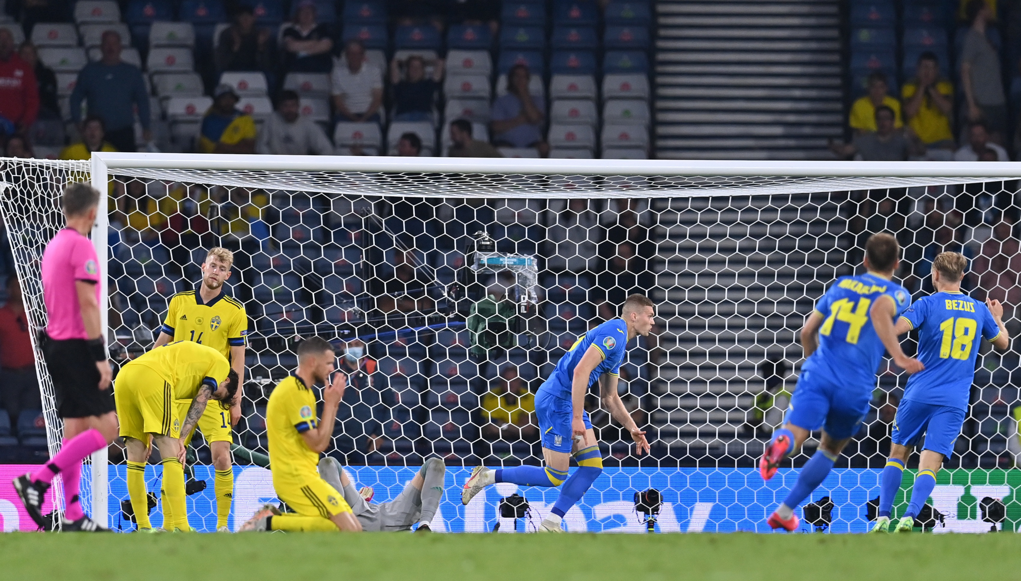 Ucrania logró un agónico triunfo ante Suecia y jugará los cuartos de final de la Eurocopa por primera vez en su historia