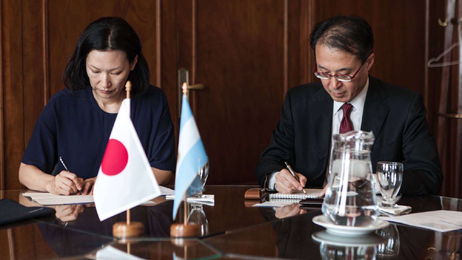 Autoridades de la Embajada de Japón 