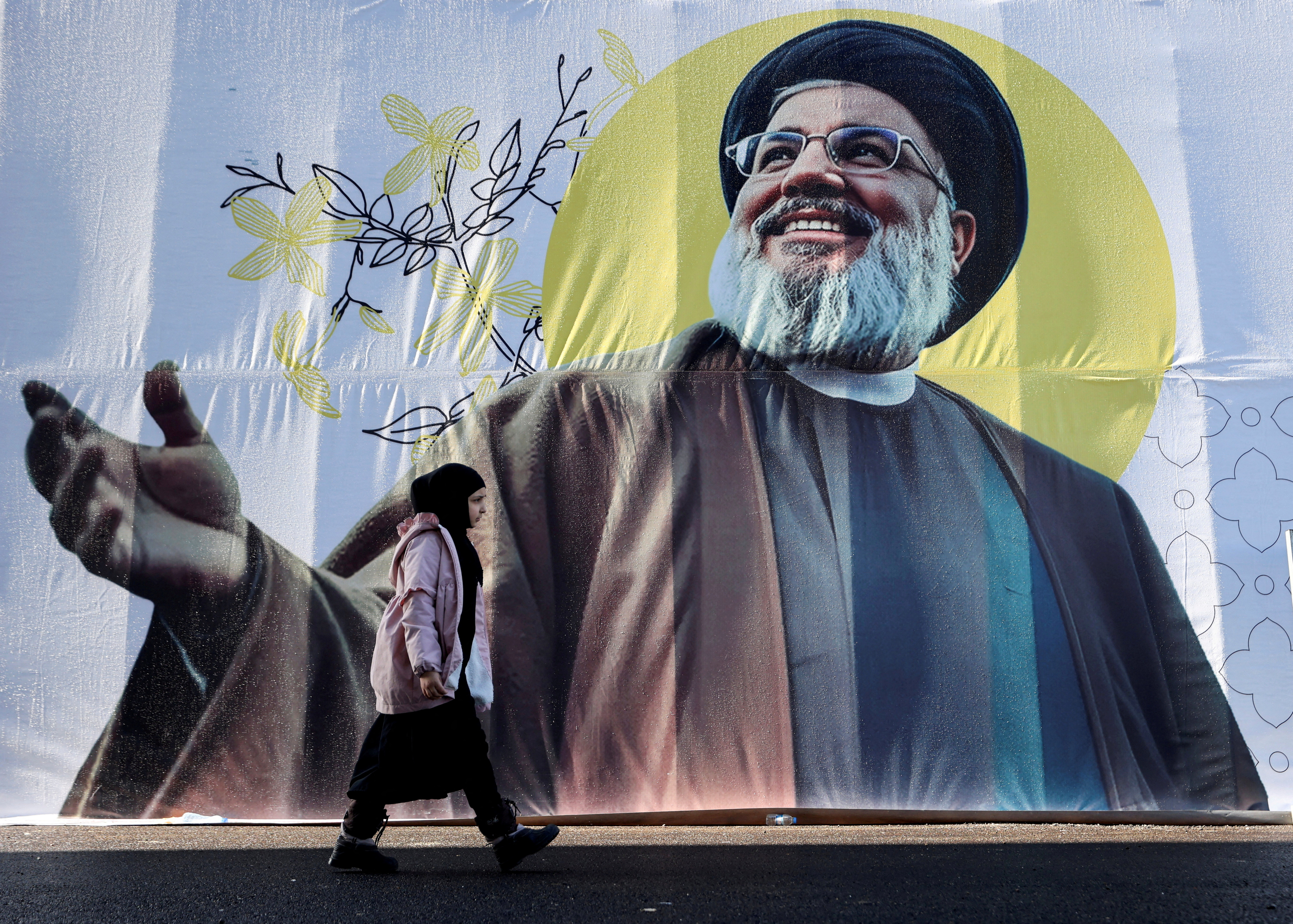 Dos bañistas tuvieron que ser rescatados tras meterse al agua en medio de una fuerte tormenta en Mar del Plata