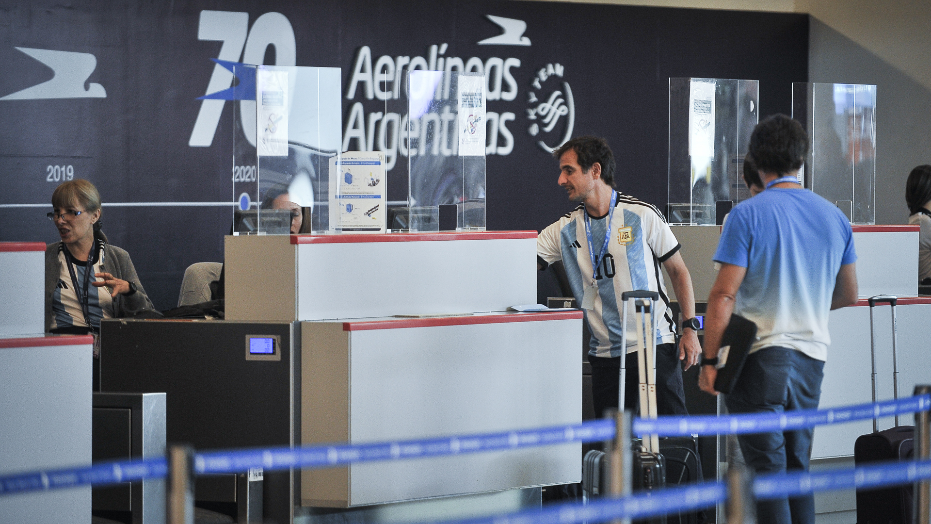 Sale el segundo vuelo de Aerolíneas a Qatar. (Gustavo Gavotti)