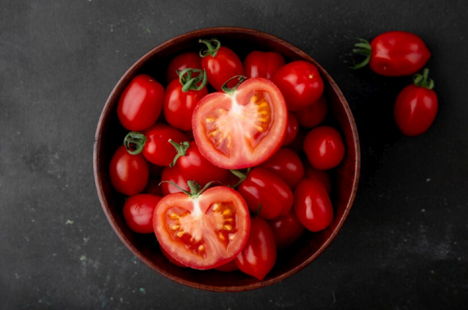 El tomate cocido contiene más licopeno que el crudo, por ende se puede consumir como puré o salsa / (Freepik)
