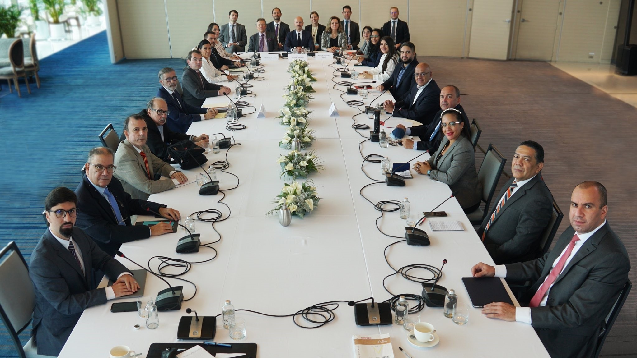 Mesa de negociación en México entre el Gobierno de Venezuela y la Plataforma Unitaria de Venezuela.