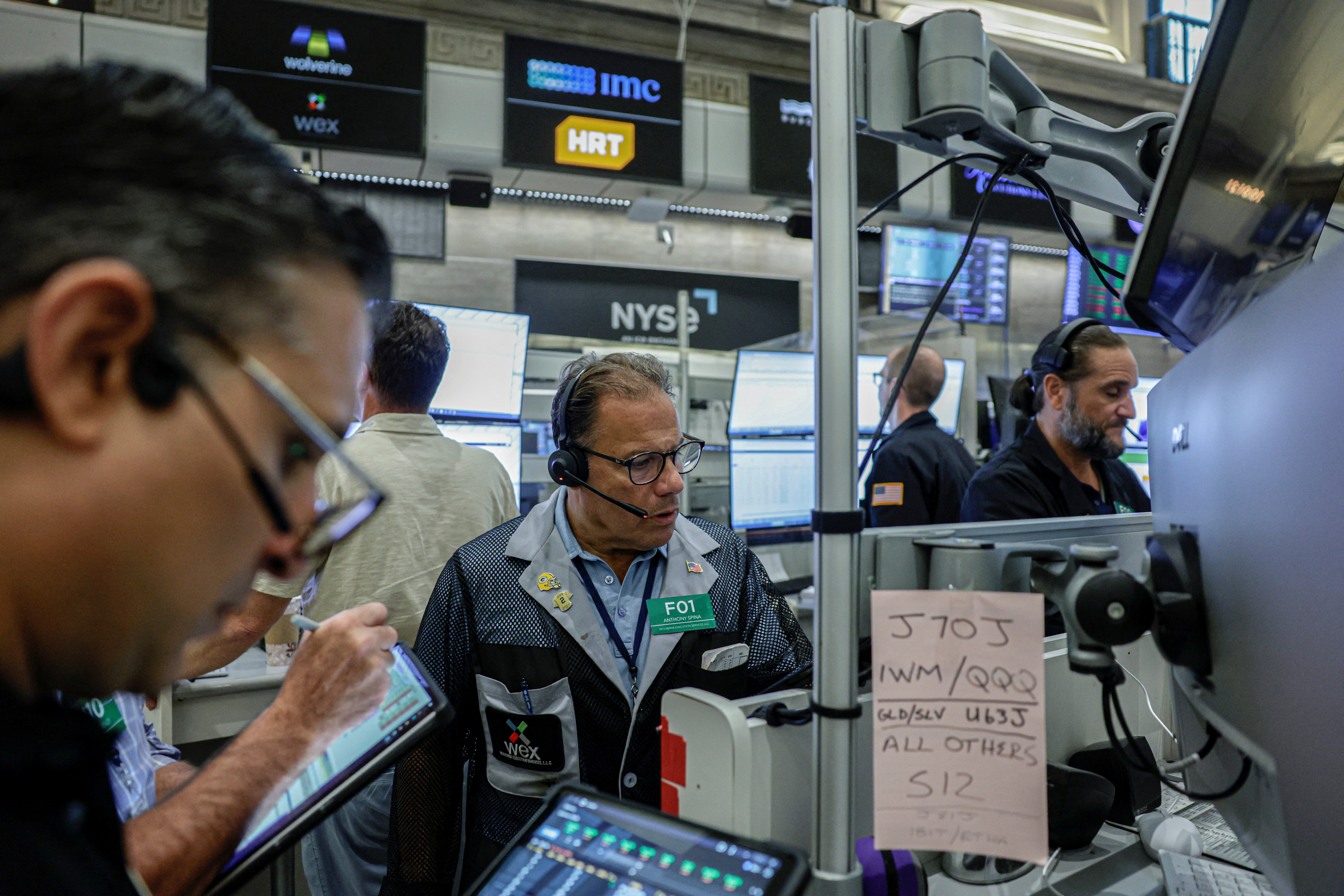 Mercados: baja la Bolsa argentina y también el riesgo país
