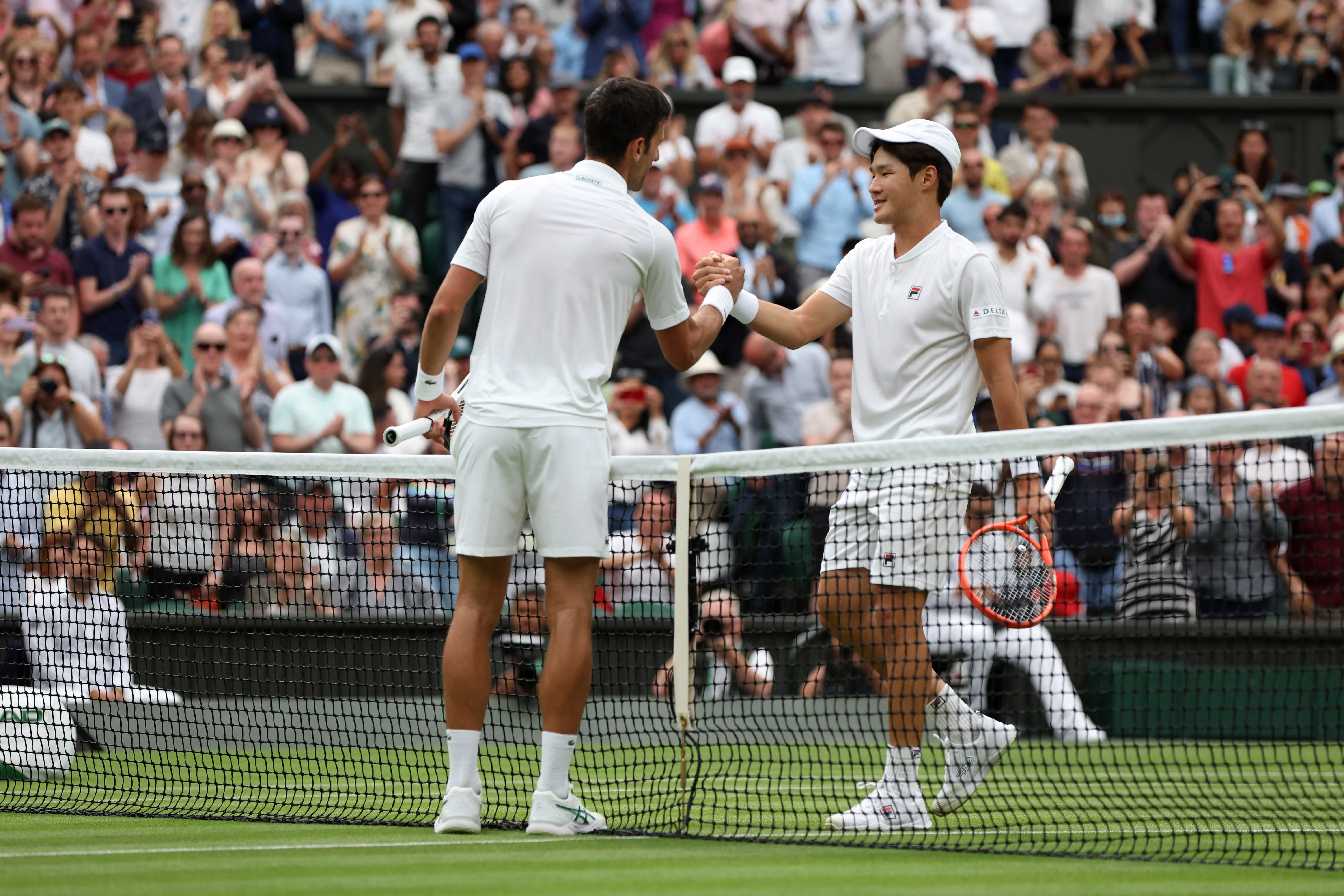 Djokovic accedió a la sigueinte ronda en Wimbledon (Reuters)