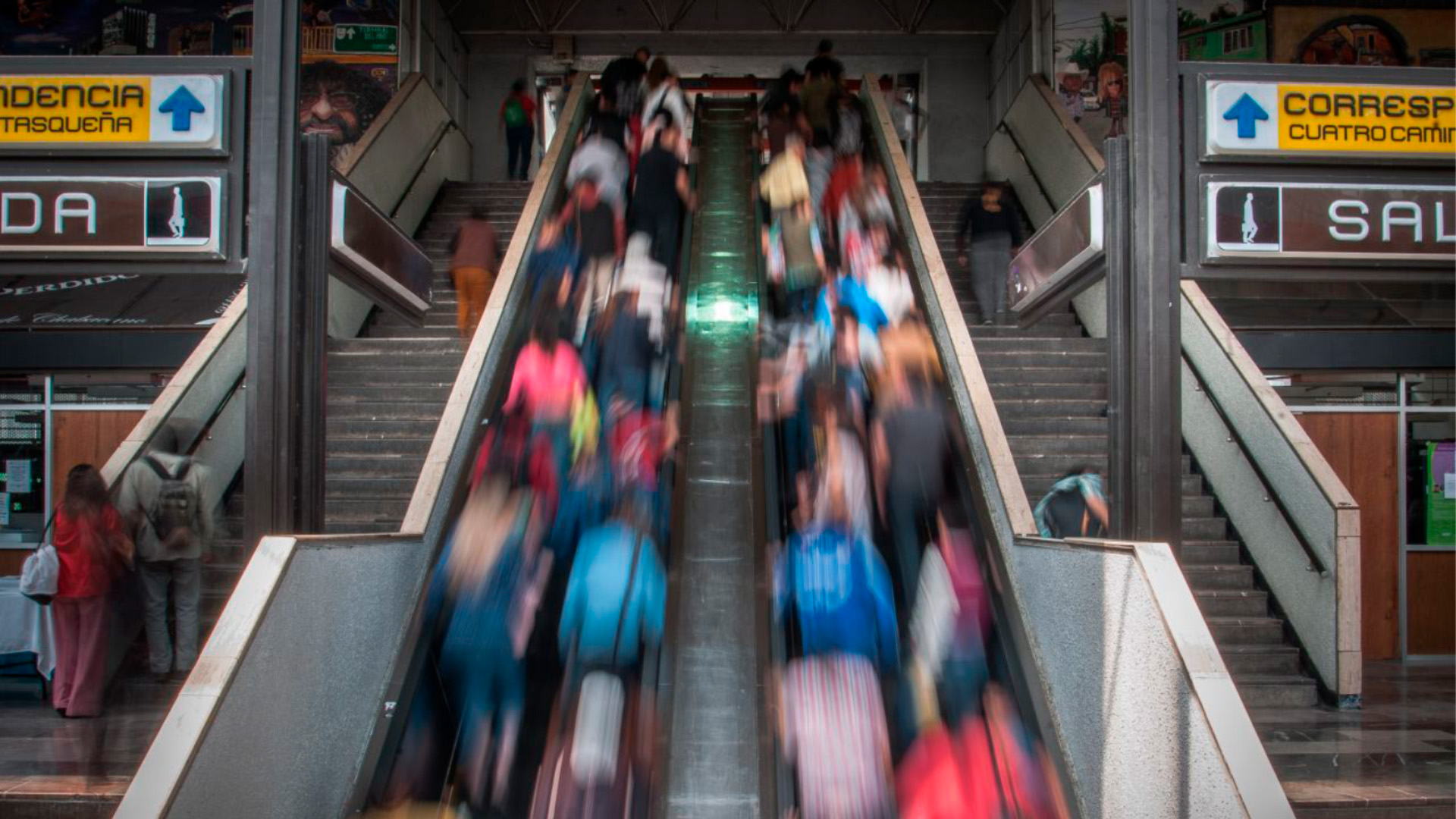 Metro Cdmx Otro Incidente En La Línea 2 Por La Caída De Un Cartel En