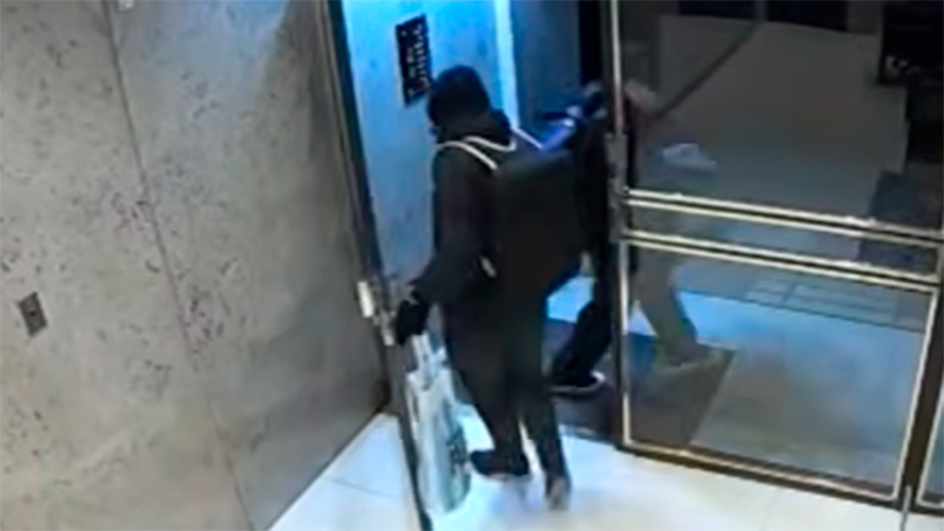 Delincuentes entraron a robar al departamento de una periodista en Palermo y se llevaron una caja fuerte