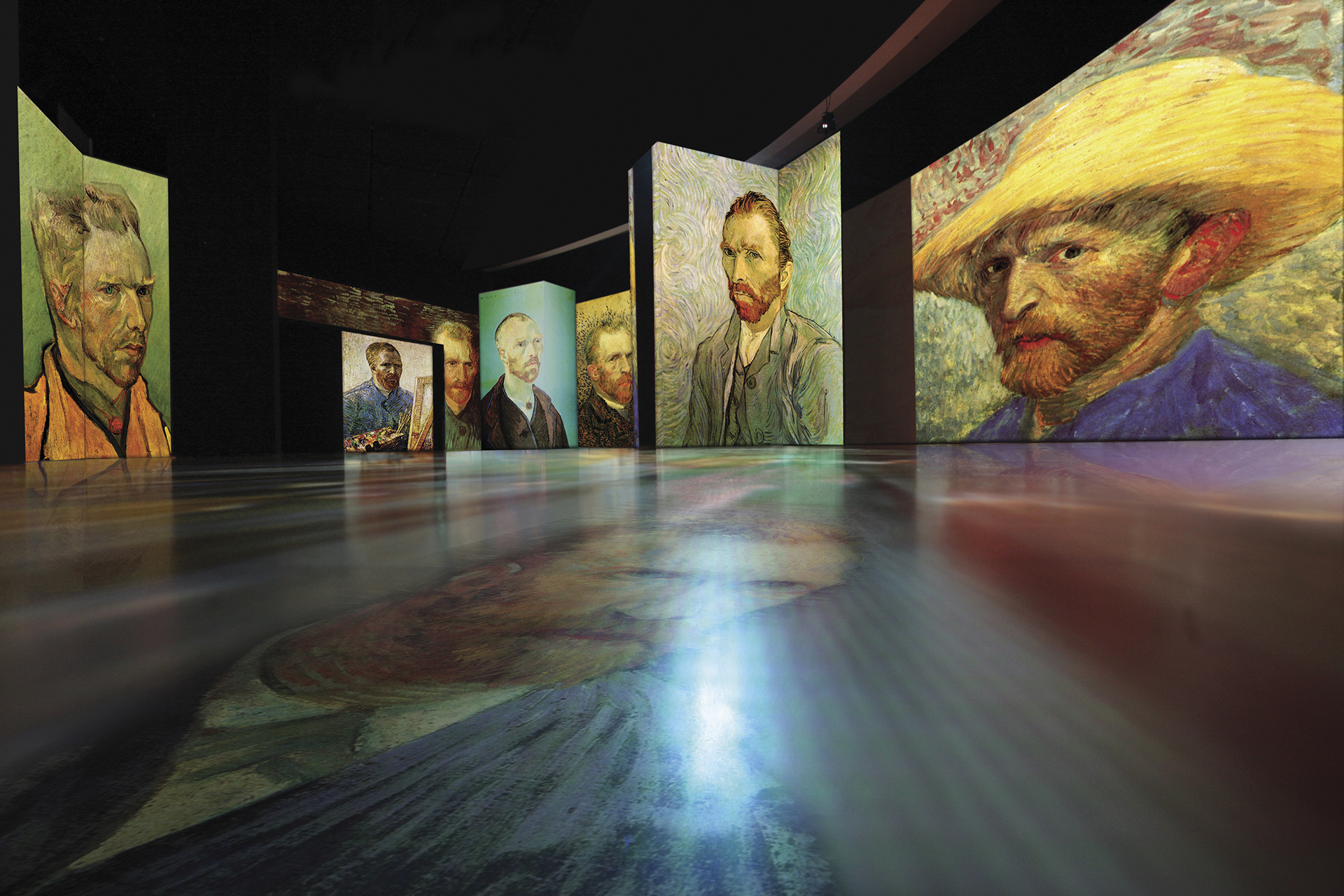 Autorretratos en la experiencia inmersiva "Van Gogh Alive"