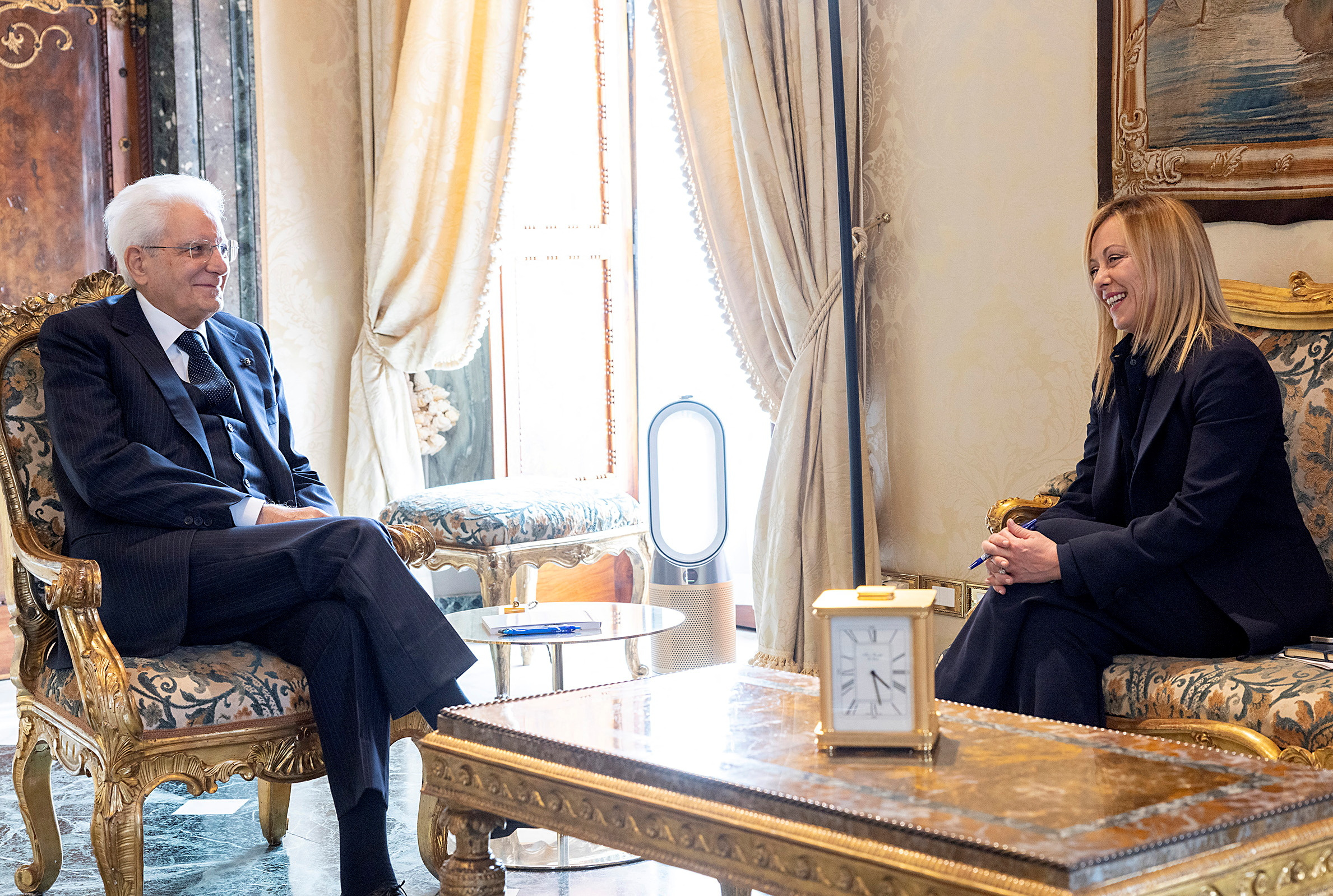Giorgia Meloni se reunió este viernes con el presidente Sergio Mattarella (Presidencia de Italia/REUTERS)