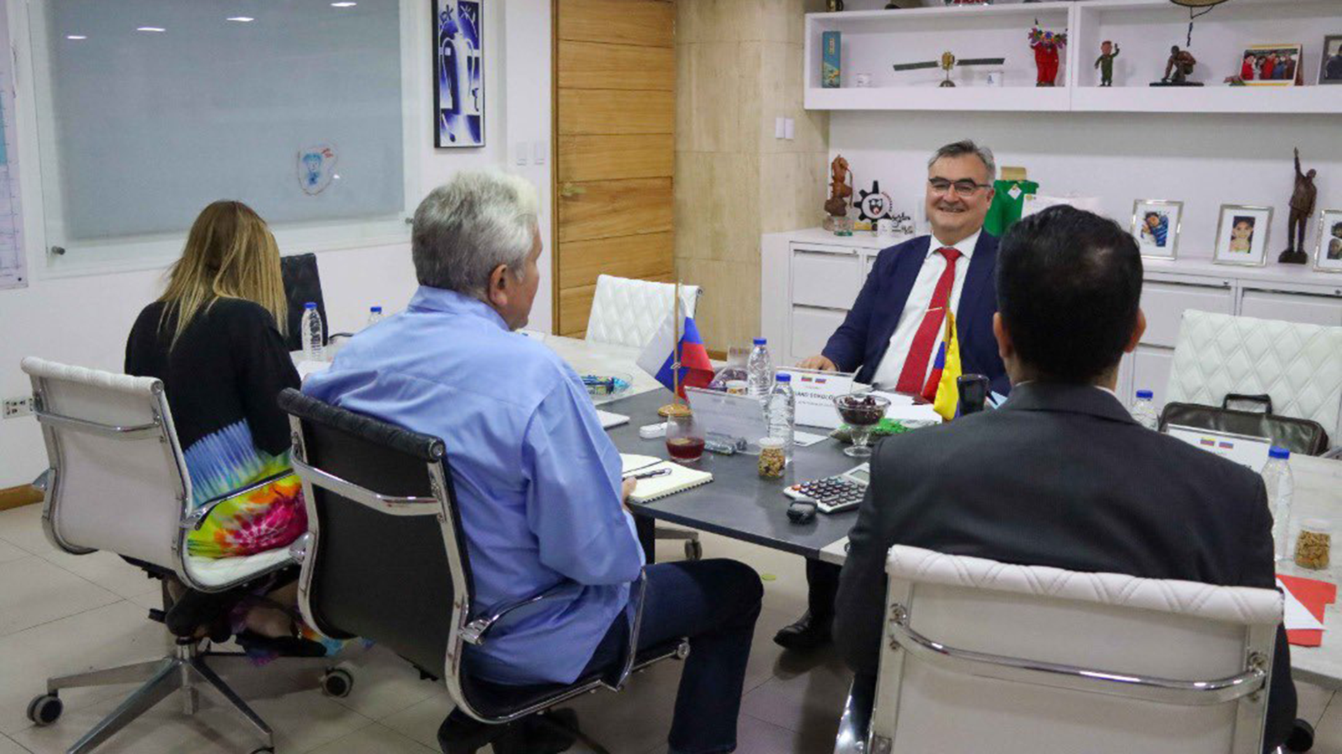 Wilmar Castro se reunió con Sergei Mélik-Bagdasárov