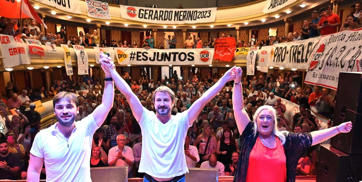 El cierre de acto de Gerardo Merino, acompañado por el candidato a gobernador de Chubut Ignacio Torres