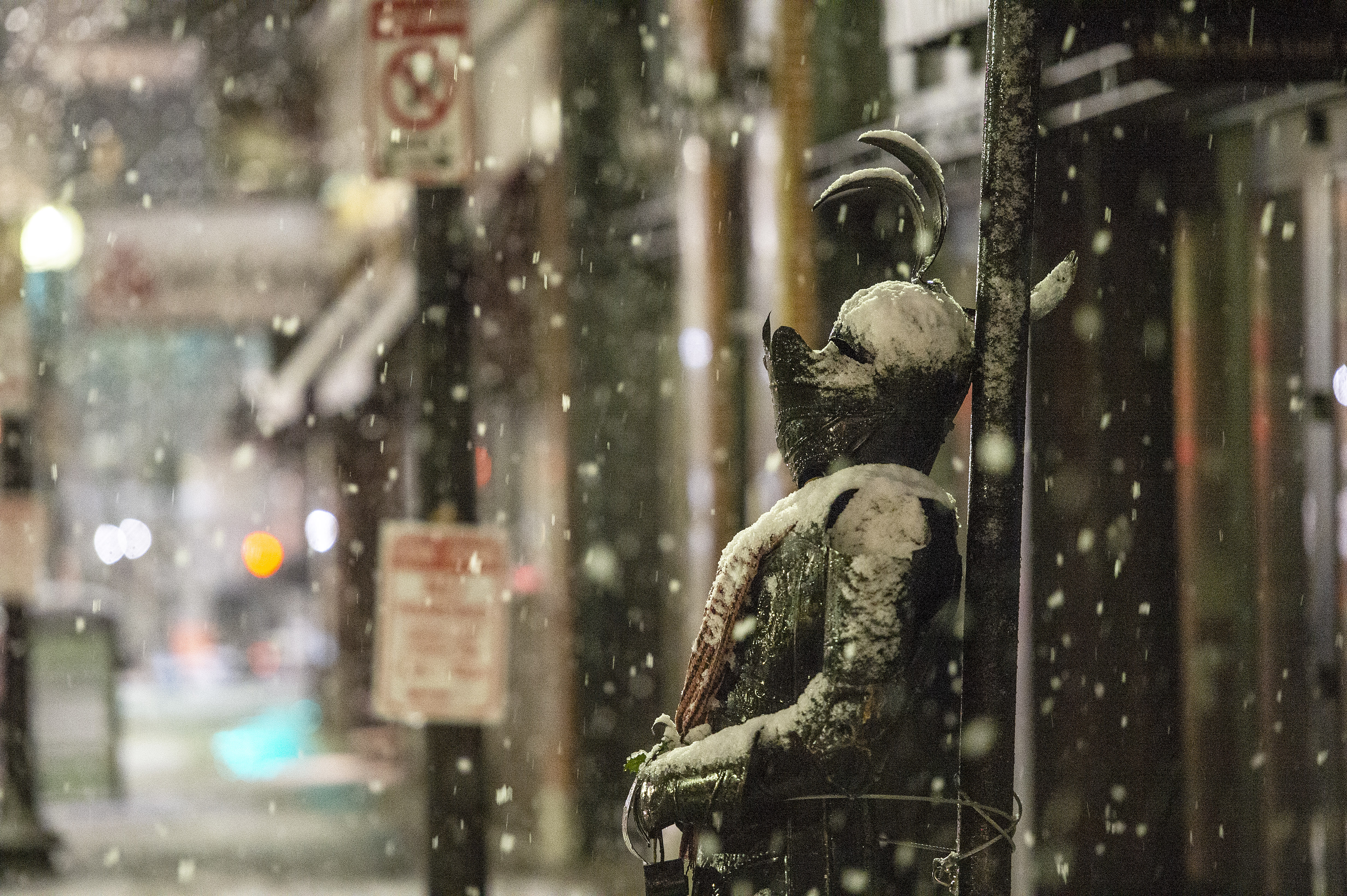 La estatua de un caballero cubierta de nieve en Boston, Massachusetts. (Joseph Prezioso / AFP)