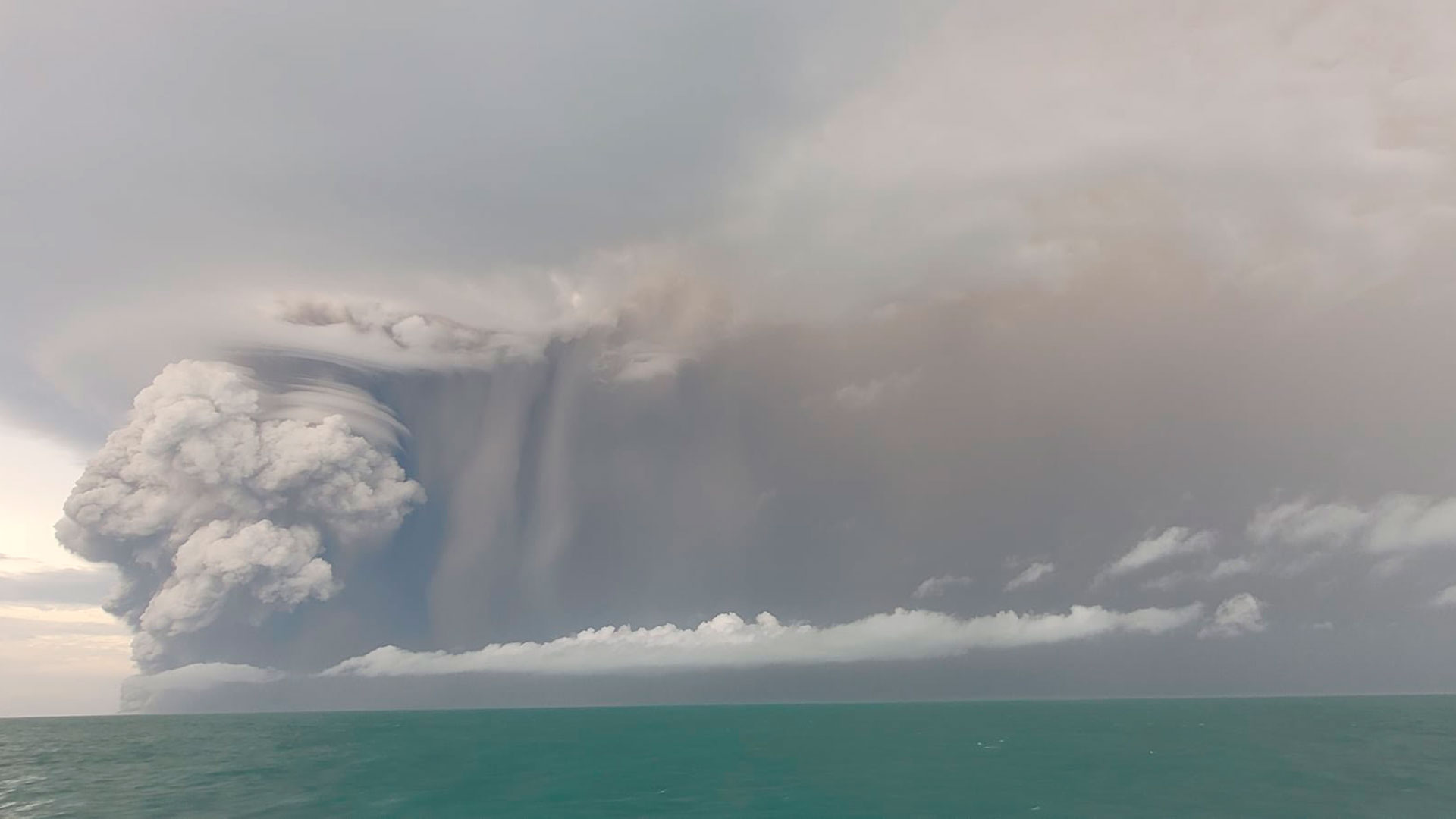 El volcán submarino Hunga-Tonga-Hunga-Ha’apai, ubicado a unos 65 kilómetros al norte de la isla tongana de Tongatapu, registró una erupción de unos ocho minutos (Crédito: Servicio Geológico de Tonga)