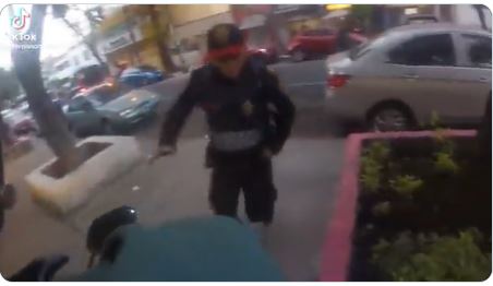 Motociclista dio “ride” a policía de la CDMX para que pudiera alcanzar a presunto delincuente