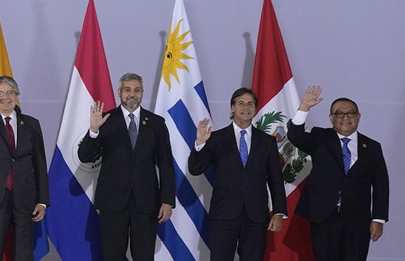 Alberto Otárola aclara que presidente de Uruguay no lo ignoró en Cumbre Sudamericana 