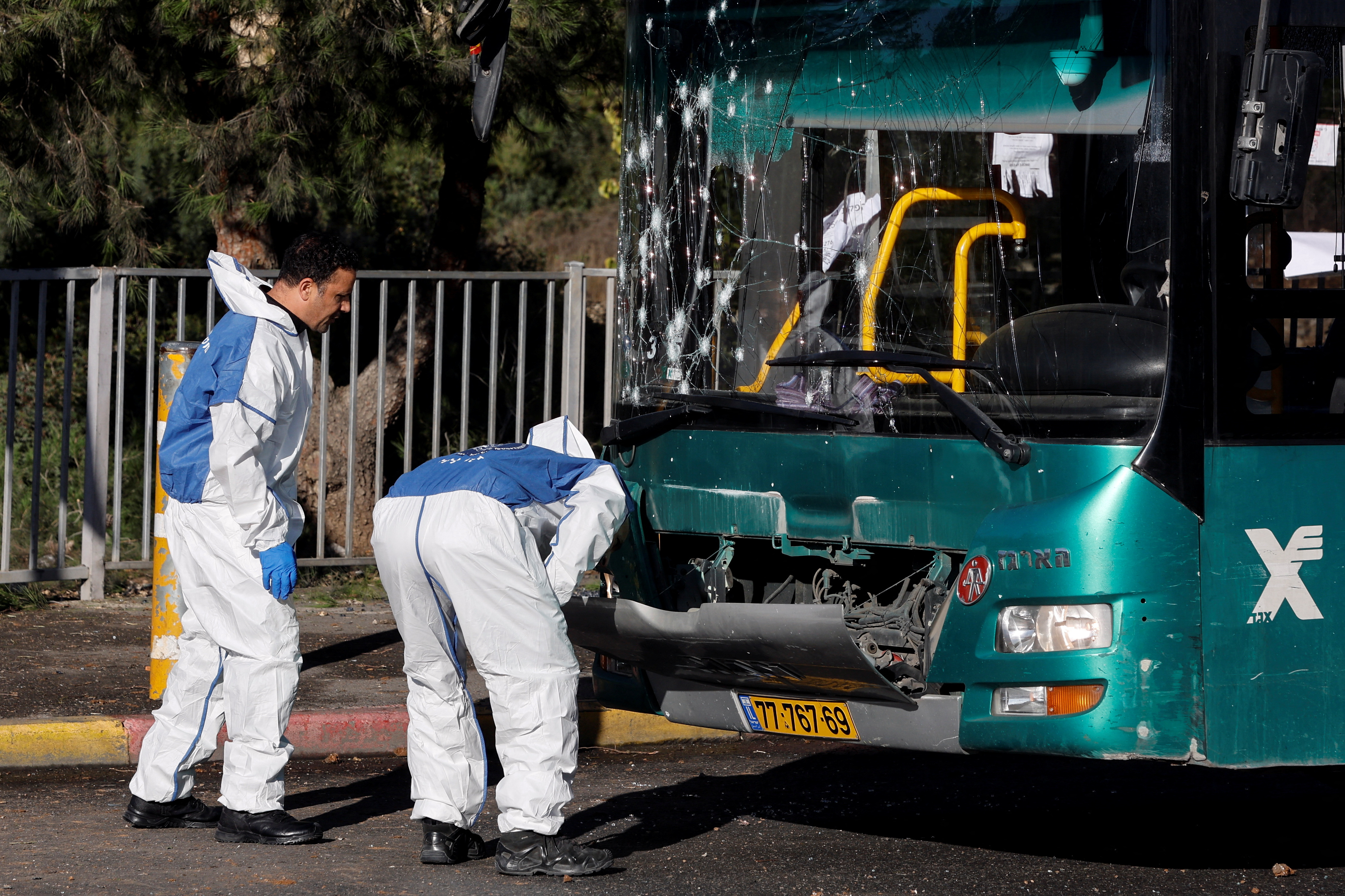 A primera hora de la mañana, se registró una primera explosión en una parada de autobuses que dejó al menos 12 heridos. (REUTERS)