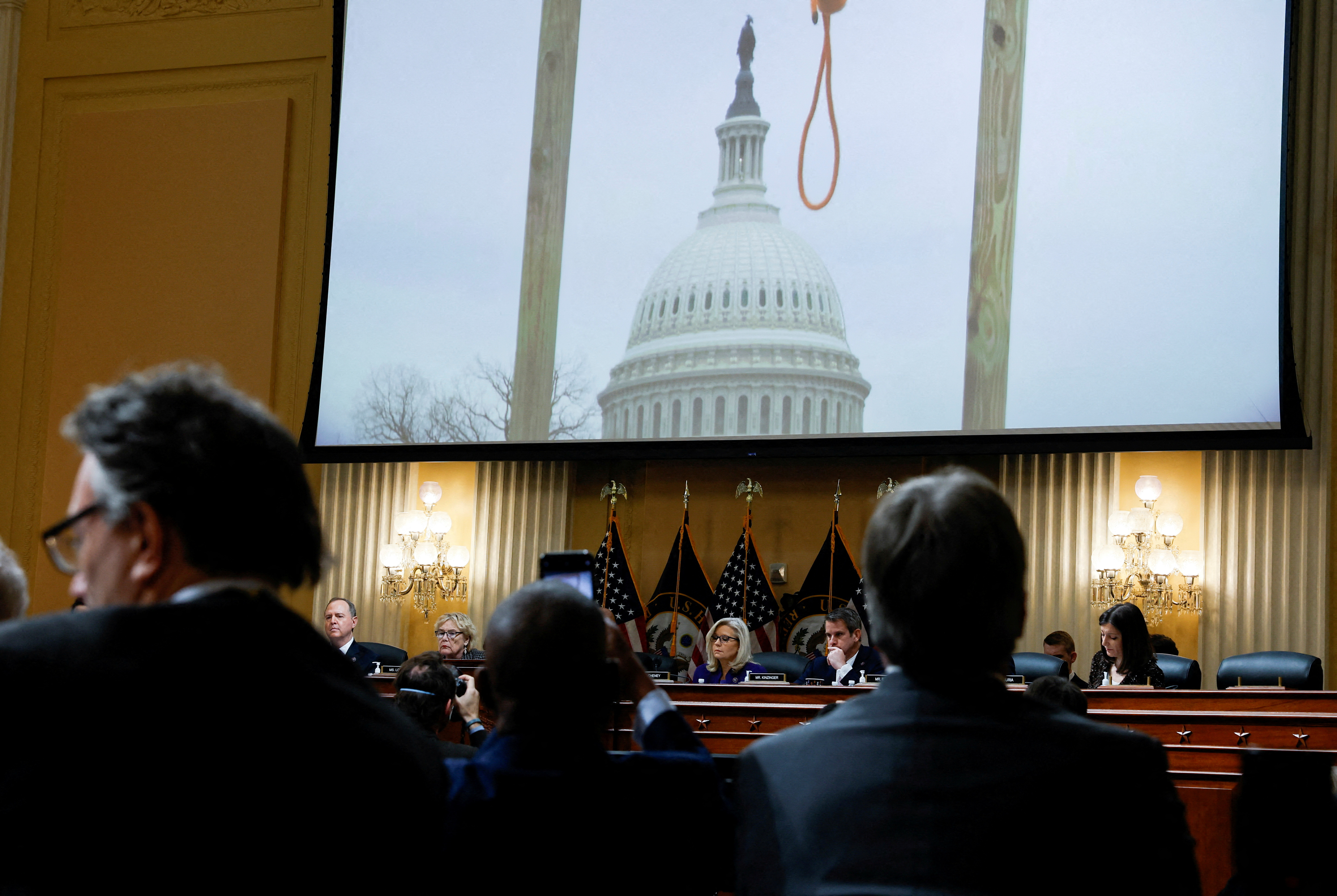 Además del FBI, un comité del Congreso continúa su investigación acerca de lo ocurrido (REUTERS/Evelyn Hockstein)