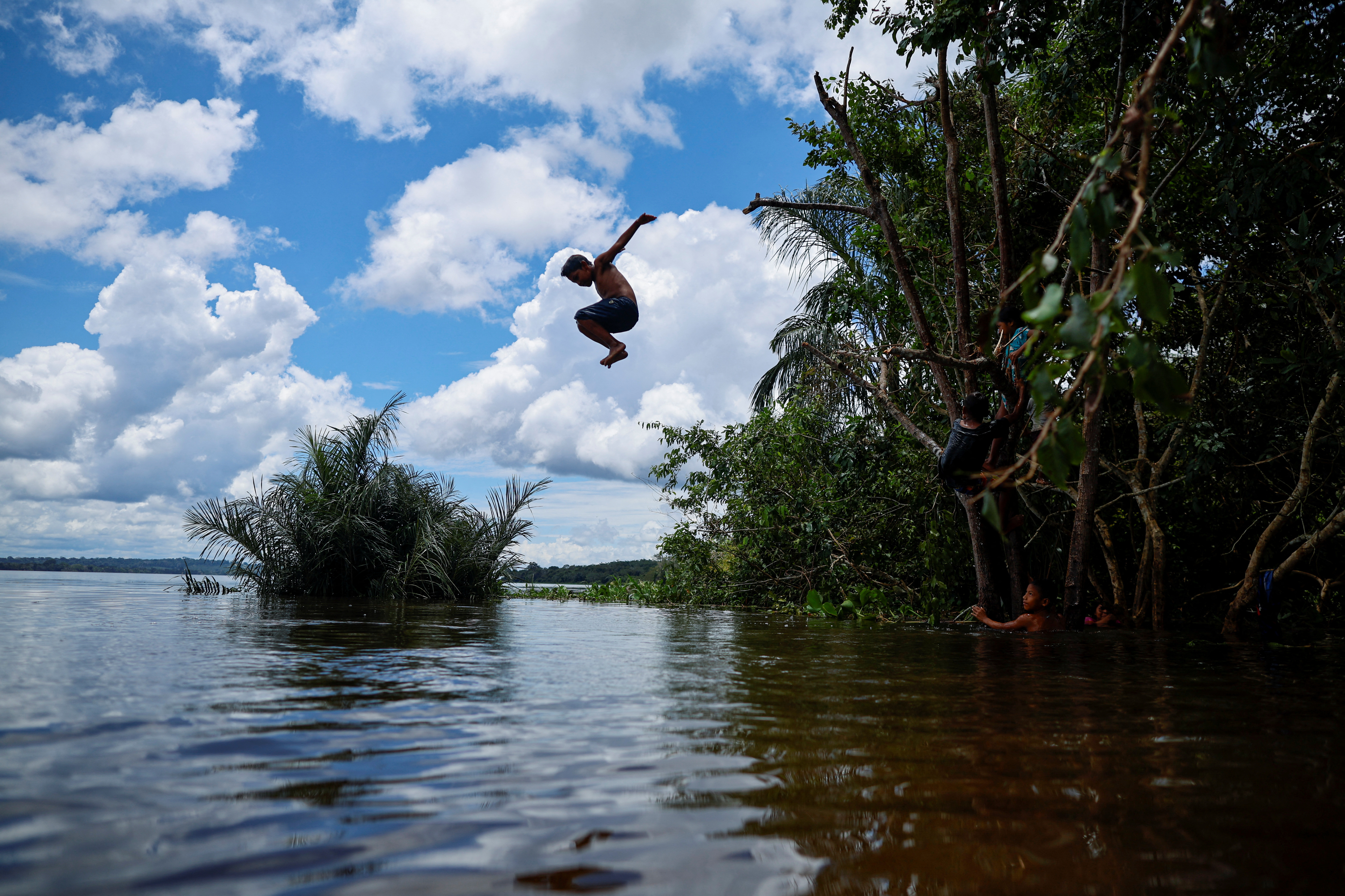 La esposa de Nahuel Gallo y Patricia Bullrich ya se encuentran en Ezeiza a la espera de la llegada del gendarme 