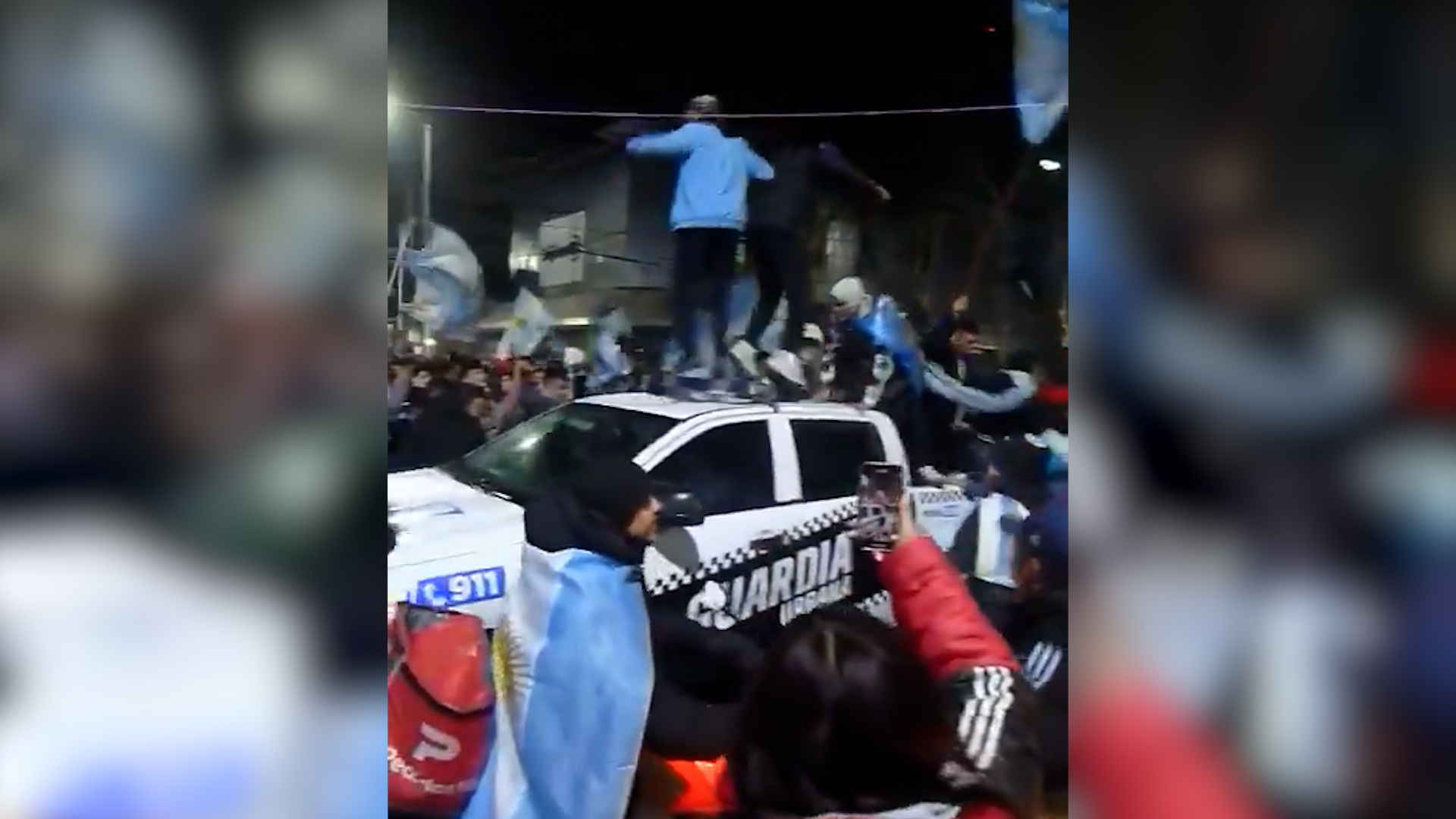 El video viral que muestras lo destrozos de un patrullero municipal en los festejos tras el triunfo de Argentina