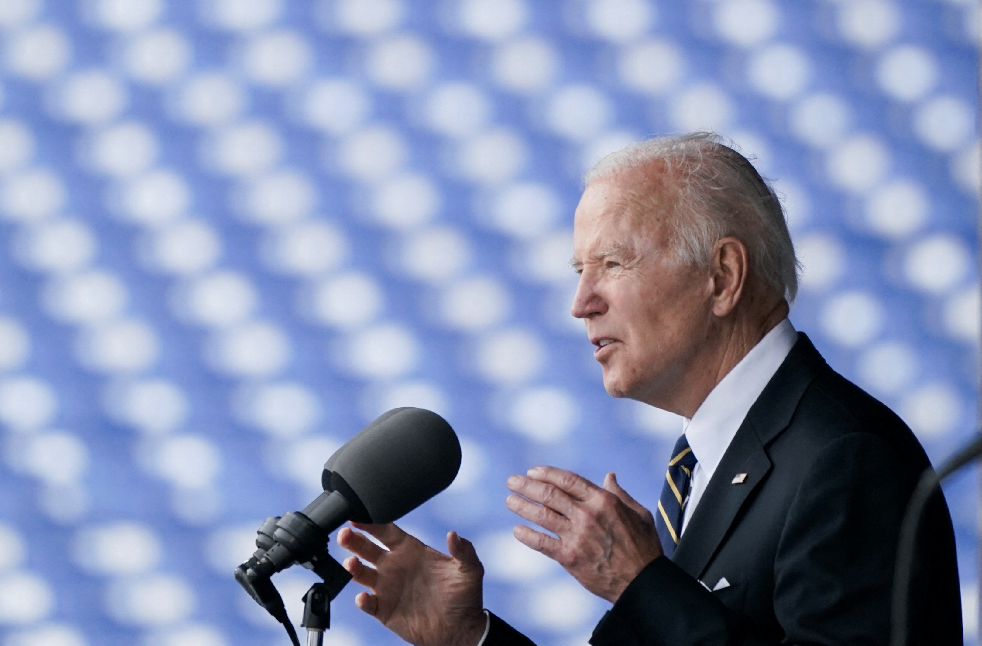 Biden pidió trabajar por hacer de EEUU un país más seguro