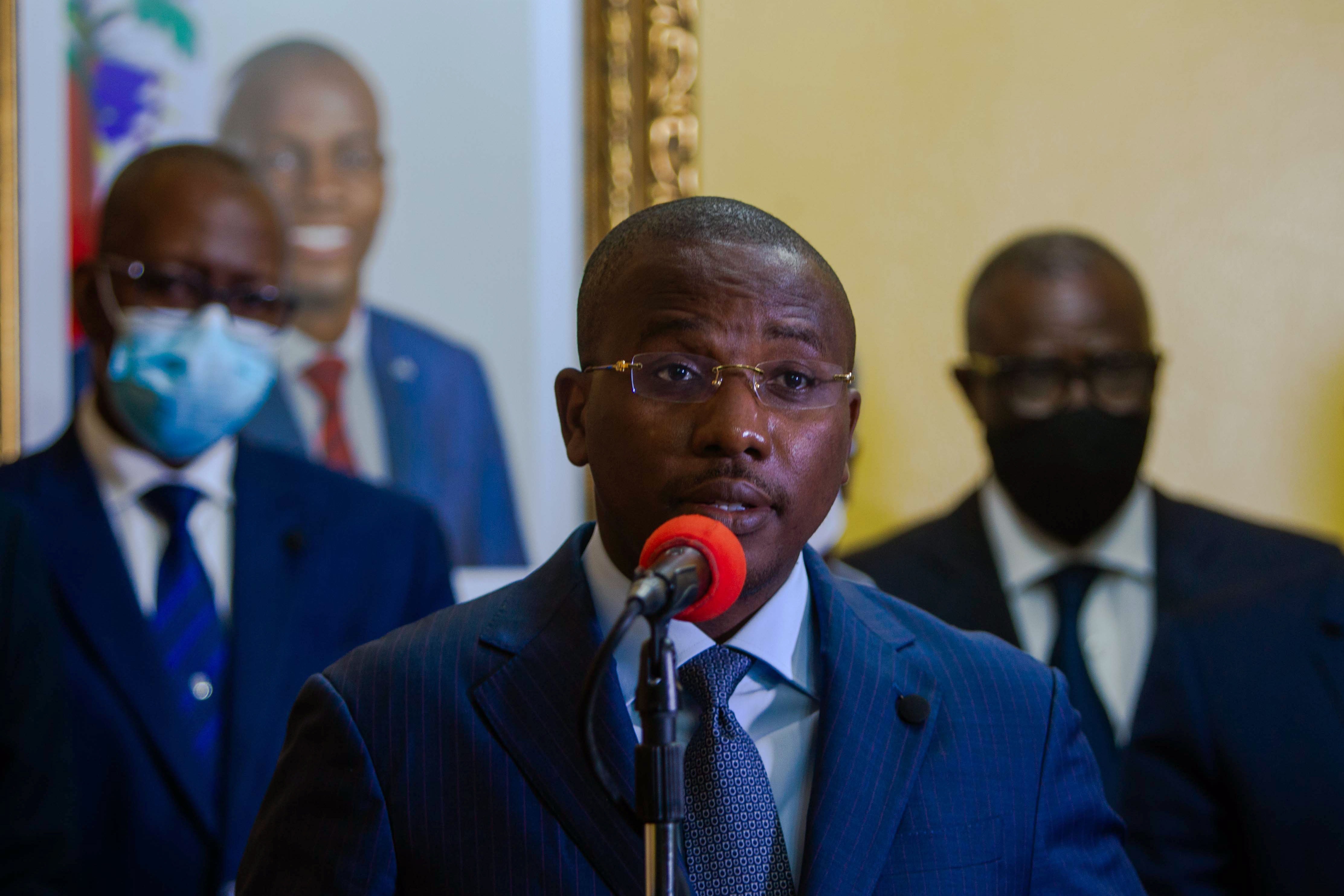 El primer ministro interino de Haití, Claude Joseph presentó su renuncia en favor de Ariel Henry (Foto: EFE)