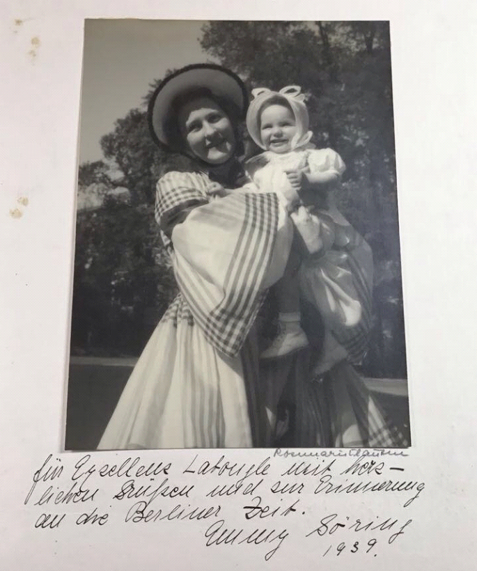 Foto dedicada por Emmy Göring al embajador argentino Eduardo Labougle