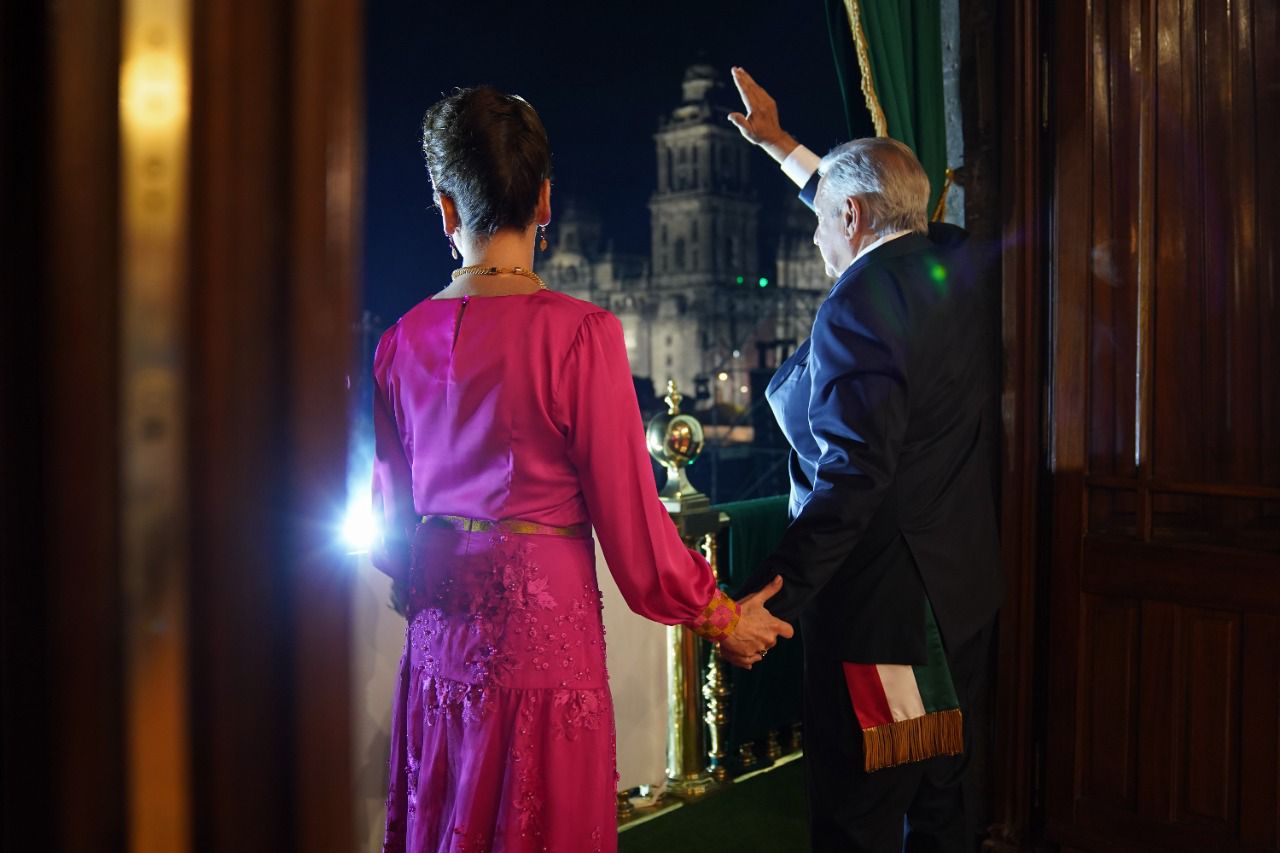 El hackeo a la Sedena reveló que el Ejército presta servicio a allegado de AMLO como Beatriz Gutiérrez Müller  (Foto: Presidencia de México)