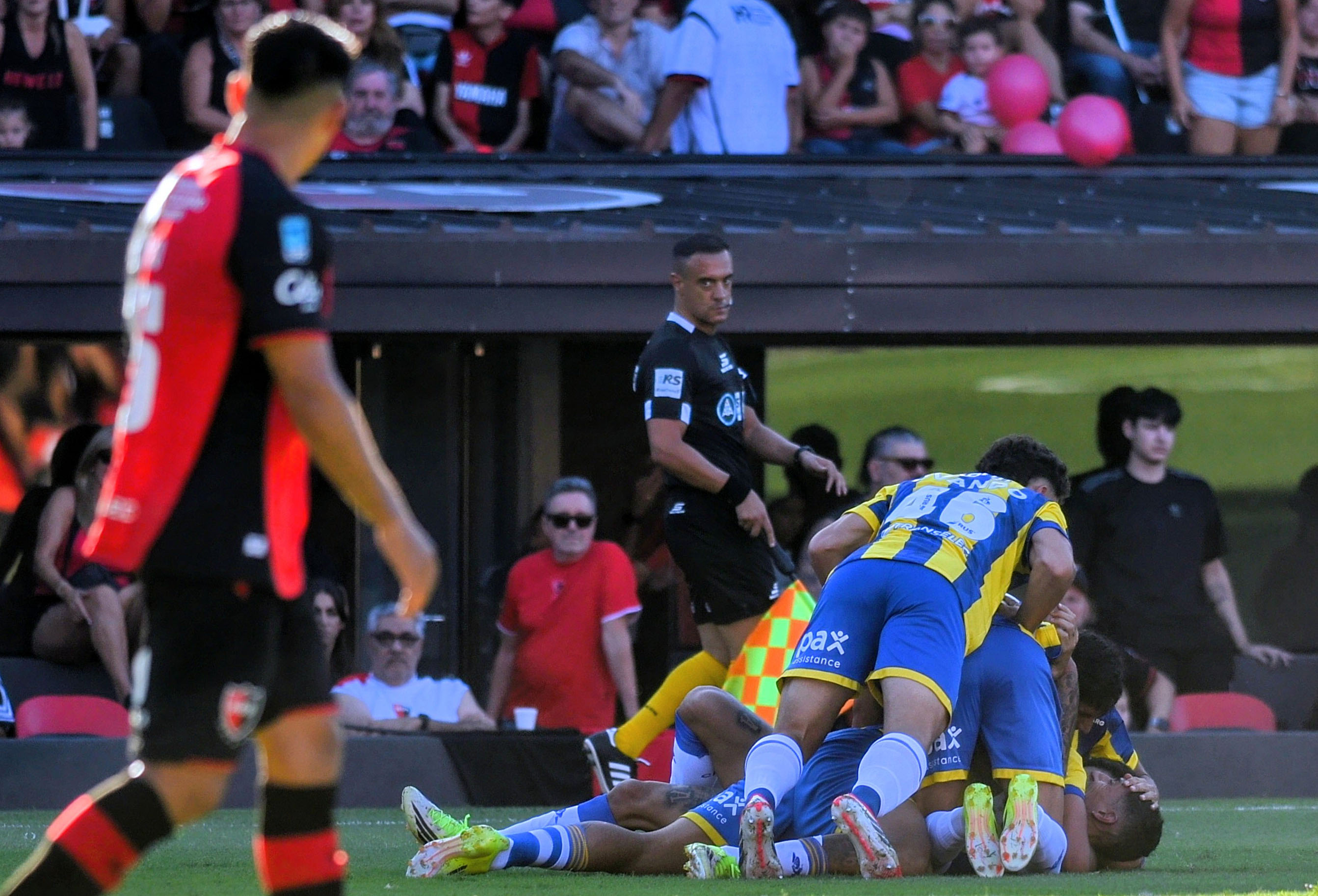 Con un tanto de Ángel Di María, Rosario Central venció 2-0 a Newell’s por el Torneo Apertura
