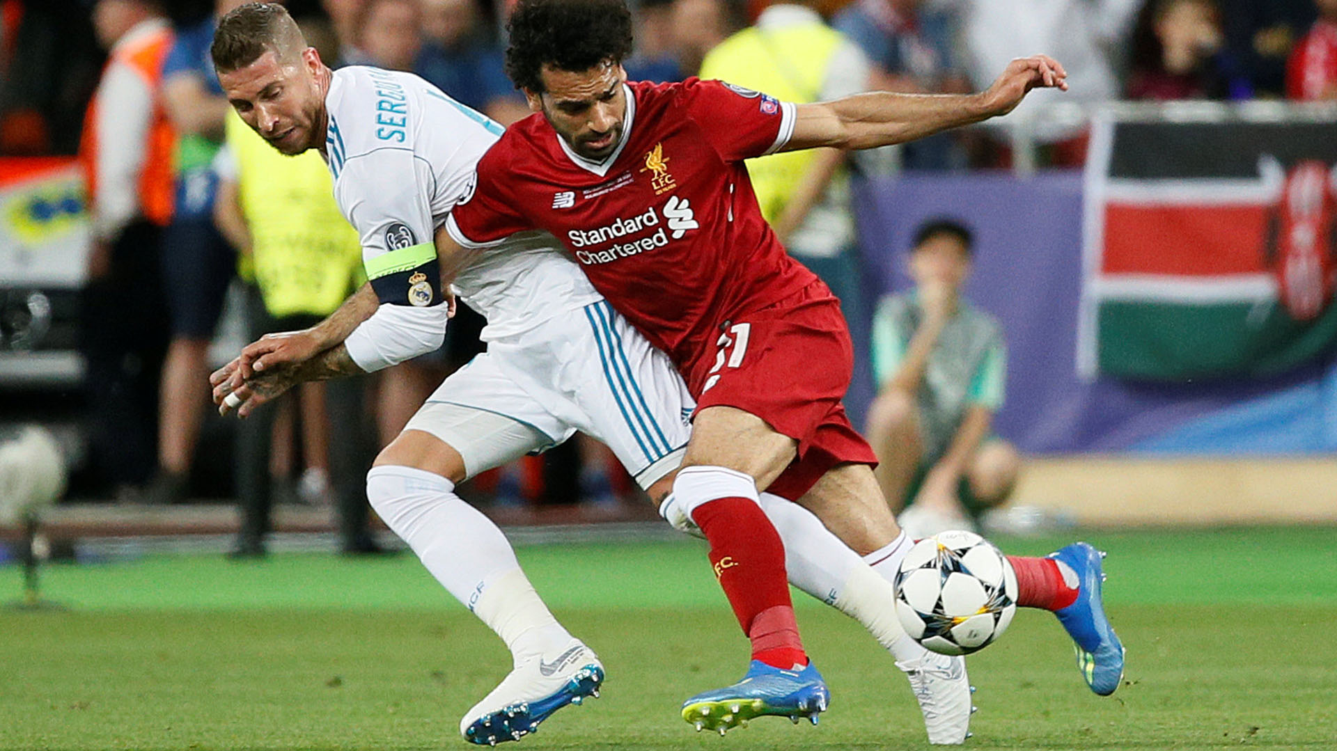 Sergio Ramos y Salah fueron protagonistas de la final de la Champions League en Kiev en 2018 (Reuters)