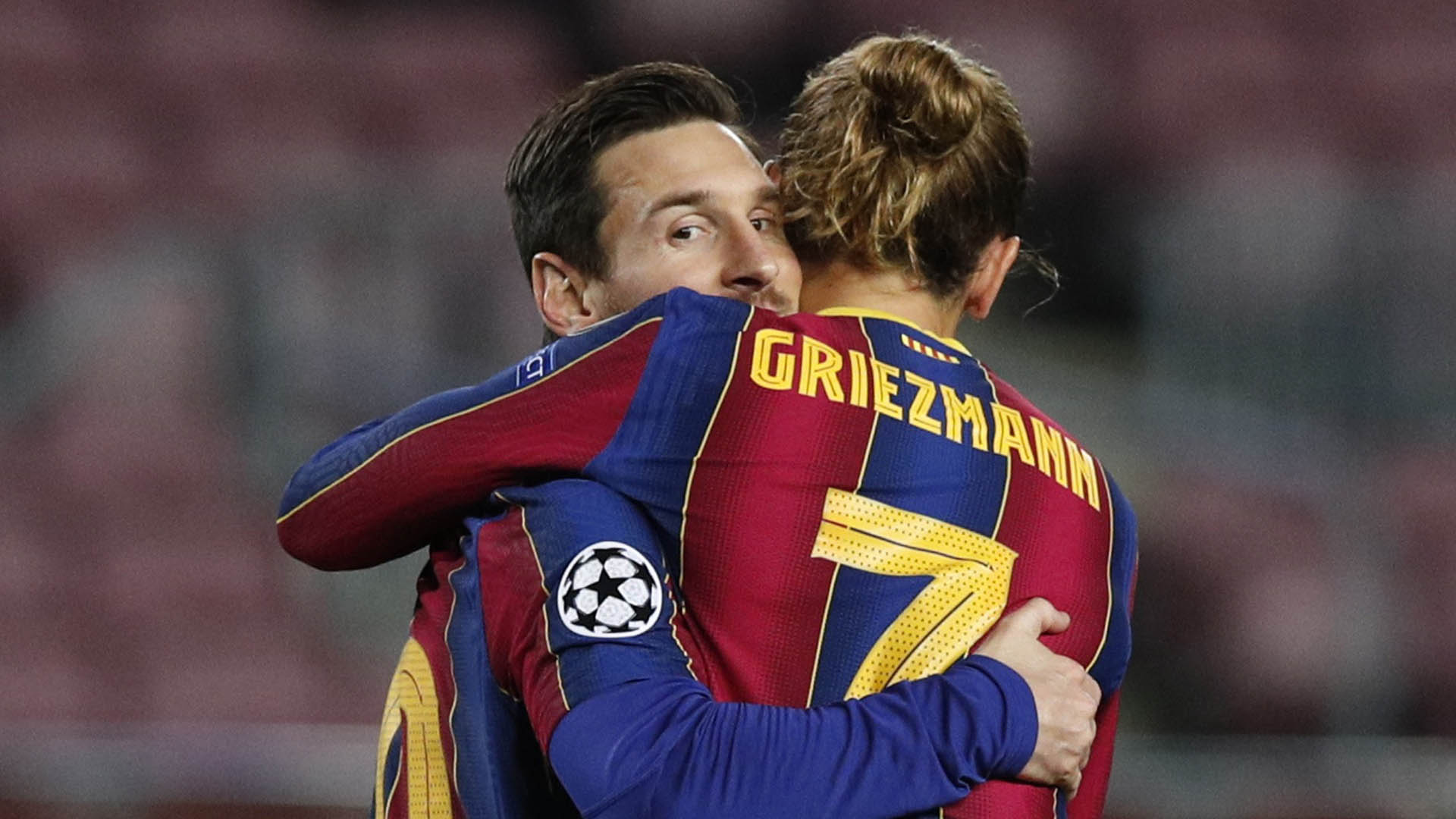 Griezmann y un abrazo con Messi para celebrar (REUTERS/Albert Gea)
