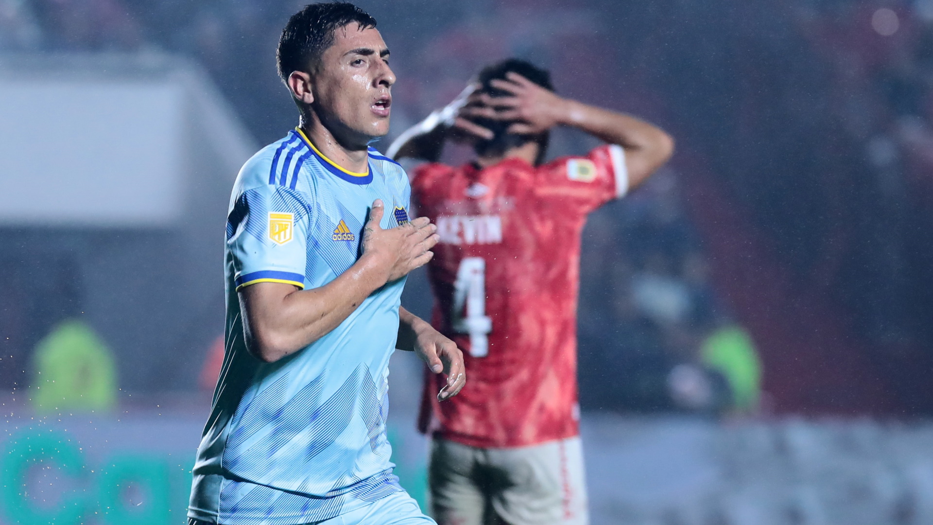 Miguel Merentiel festeja el gol del triunfo de Boca Juniors en La Paternal ante Argentinos (FotoBaires)
