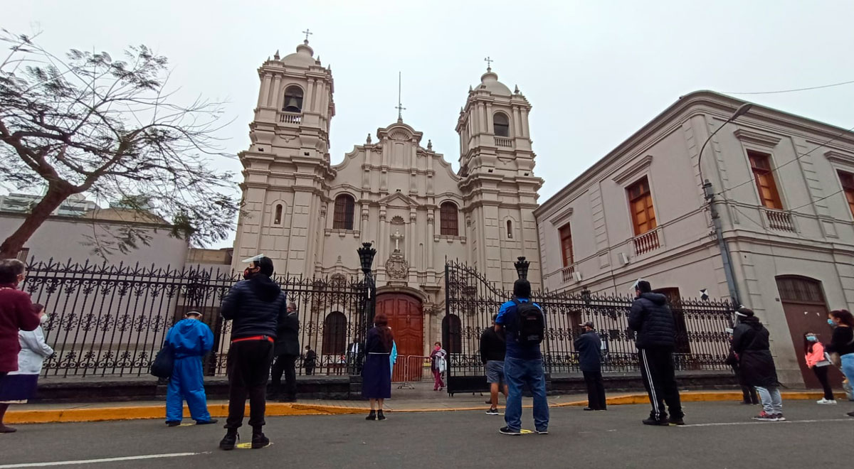 Iglesia Las Nazarenas en el Centro de Lima.