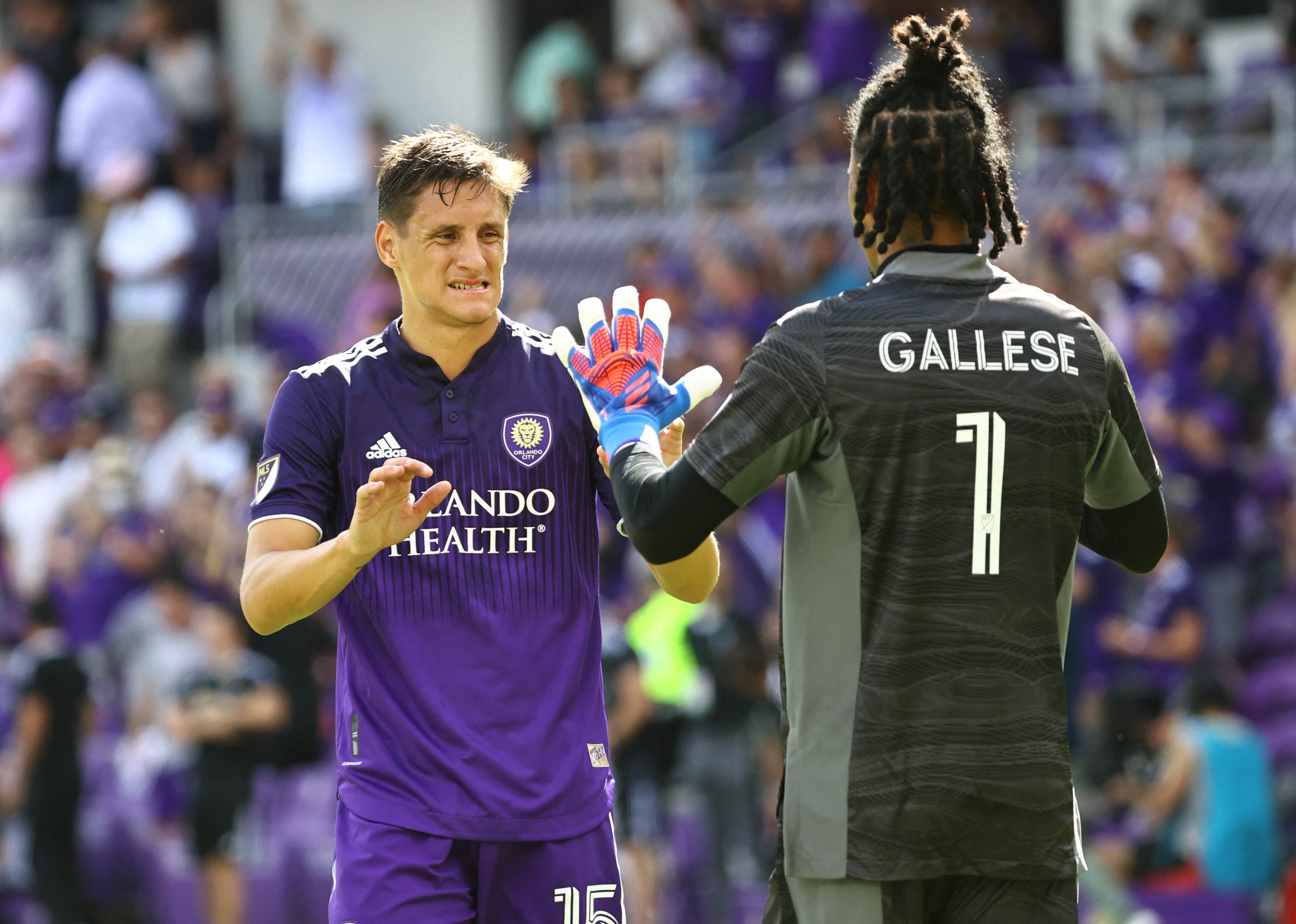 El defensor junto al arquero Pedro Gallese en un duelo ante Montreal. Foto: Kim Klement-USA TODAY Sports