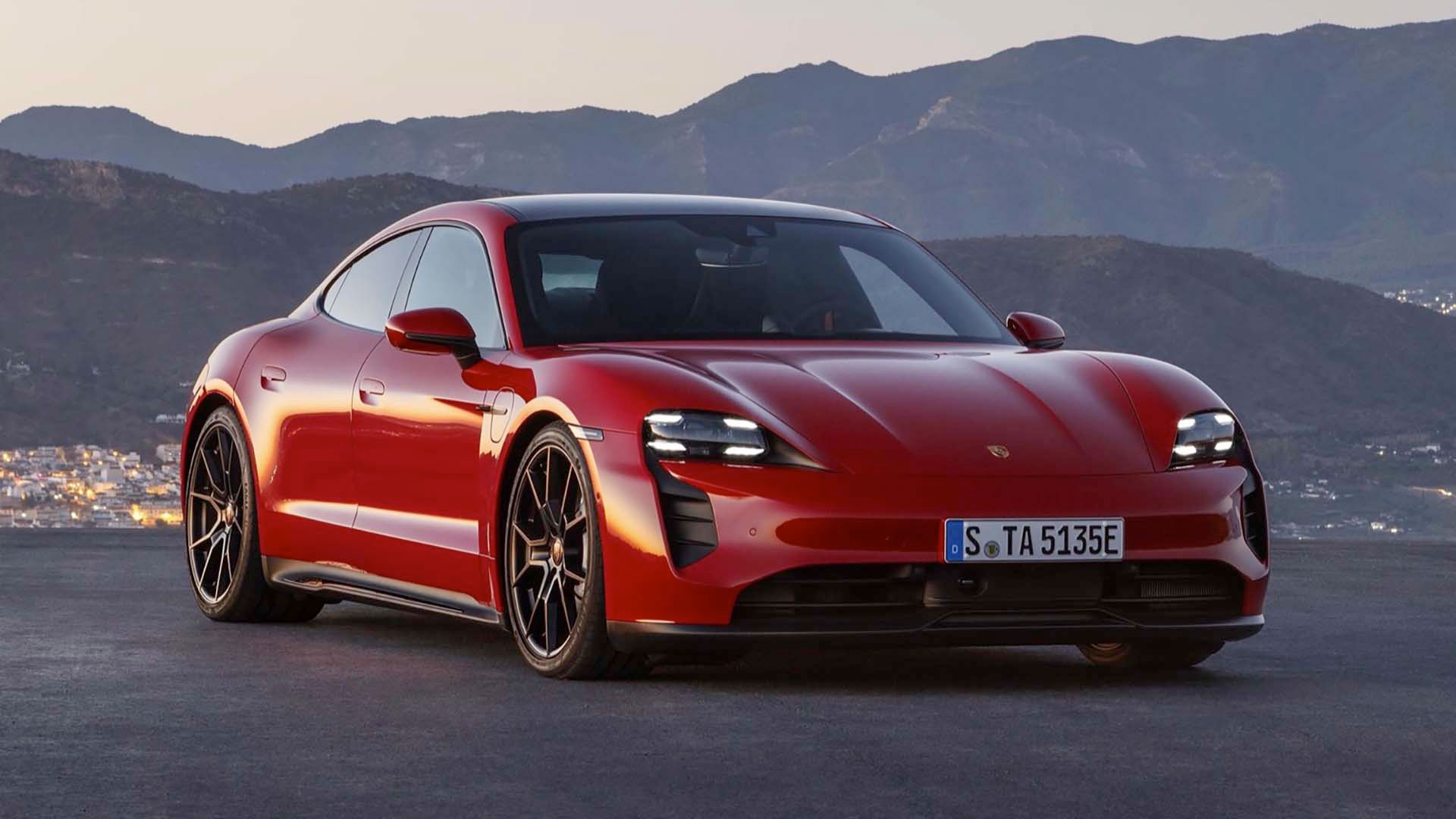 El Porsche Taycan GTS es uno de los autos que más potencia de carga tolera, pero uno de los que más caen a lo largo del proceso de recarga total