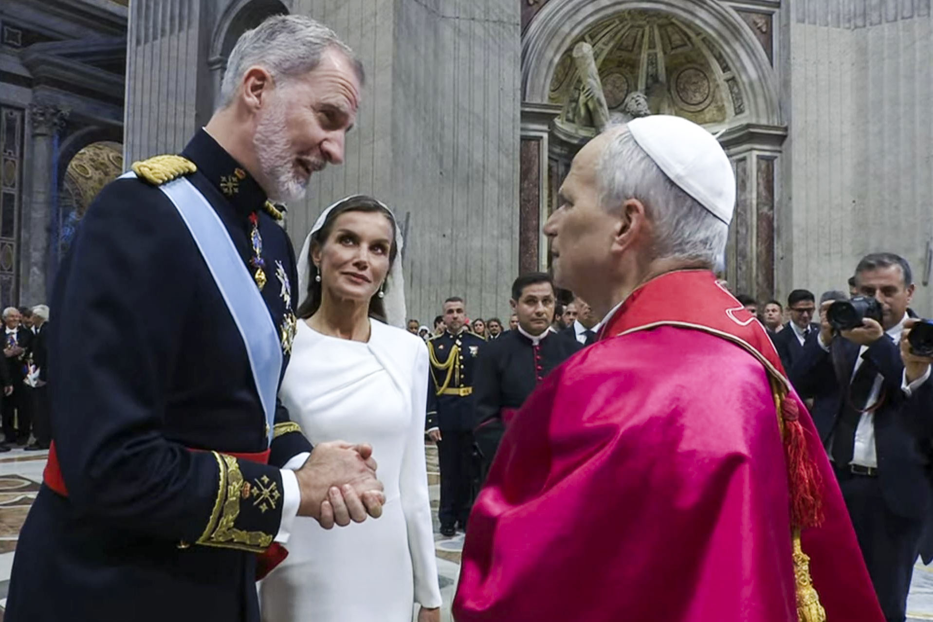 La ruta del Papa León XIV junto a la familia real española: del  recibimiento de los reyes con la princesa y la infanta a la oración con la  reina Sofía - Infobae