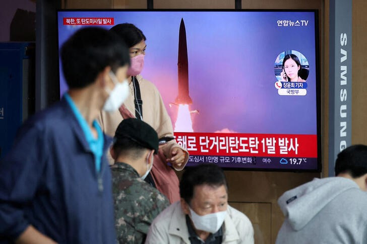 Este lanzamiento, el número 36 que hace Corea del Norte este año y que es una cifra récord, coincide con la celebración de las primeras maniobras aéreas a gran escala por parte de las Fuerzas Aéreas del Sur y EEUU. (REUTERS)