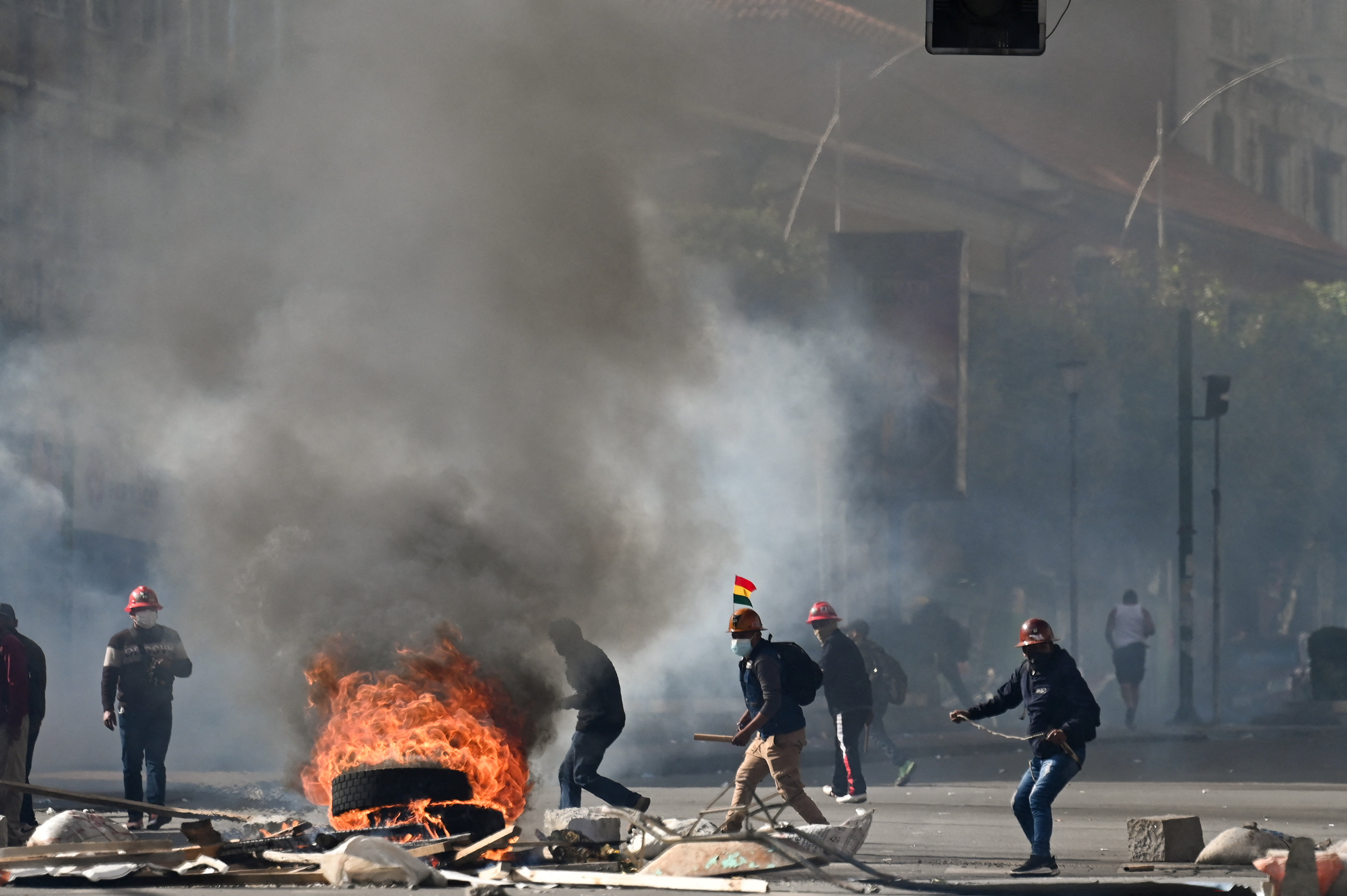 Bloqueos y protestas paralizan Bolivia en medio del rechazo a las reformas económicas