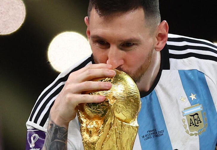 Dic 18, 2022 
Foto de archivo del capitán de Argentina Lionel Messi celebrando tras ganar el Mundial 
REUTERS/Carl Recine