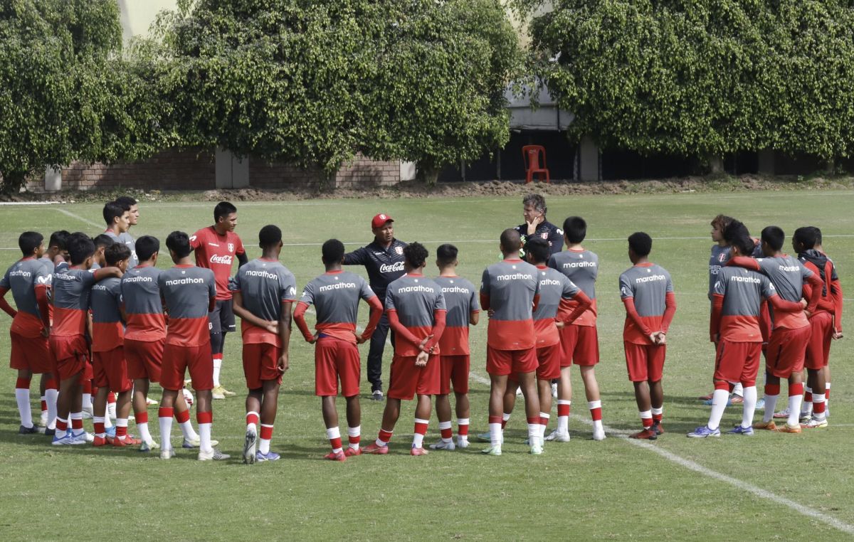 Víctor Reyes, técnico de la sub-17 de Perú: “Nosotros estamos enfocados en que sea un equipo que compita”
