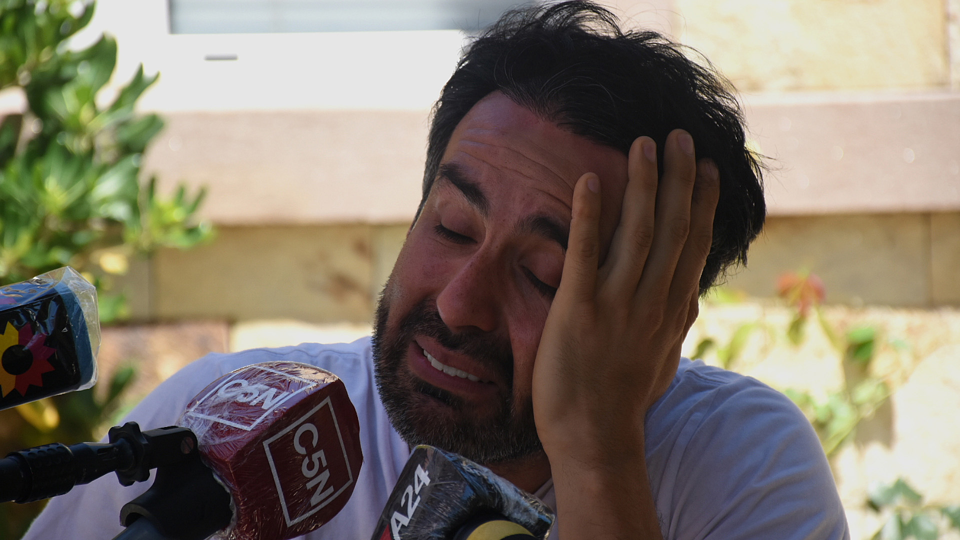 Leopoldo Luque habló con periodistas tras el allanamiento de su casa: "Estoy a disposición de la Justicia"  (Nicolás Stulberg)
