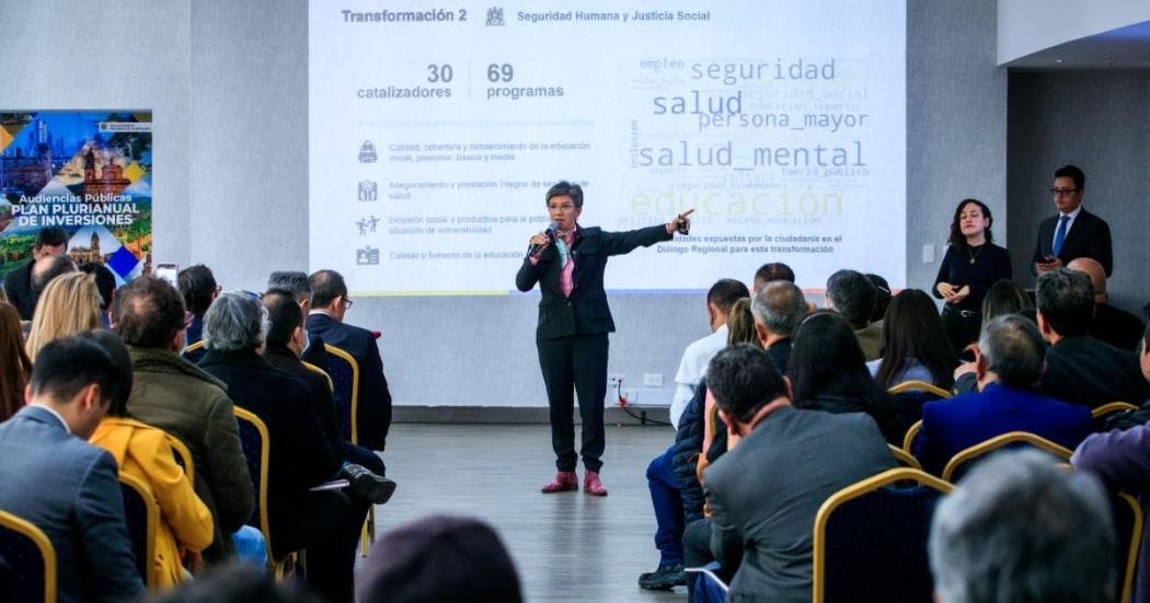 La alcaldesa Claudia López le presentó 10 proyectos, categorizados en 5 grandes temas, al gobierno Nacional. 
Foto cortesía: Alcaldía de Bogotá.