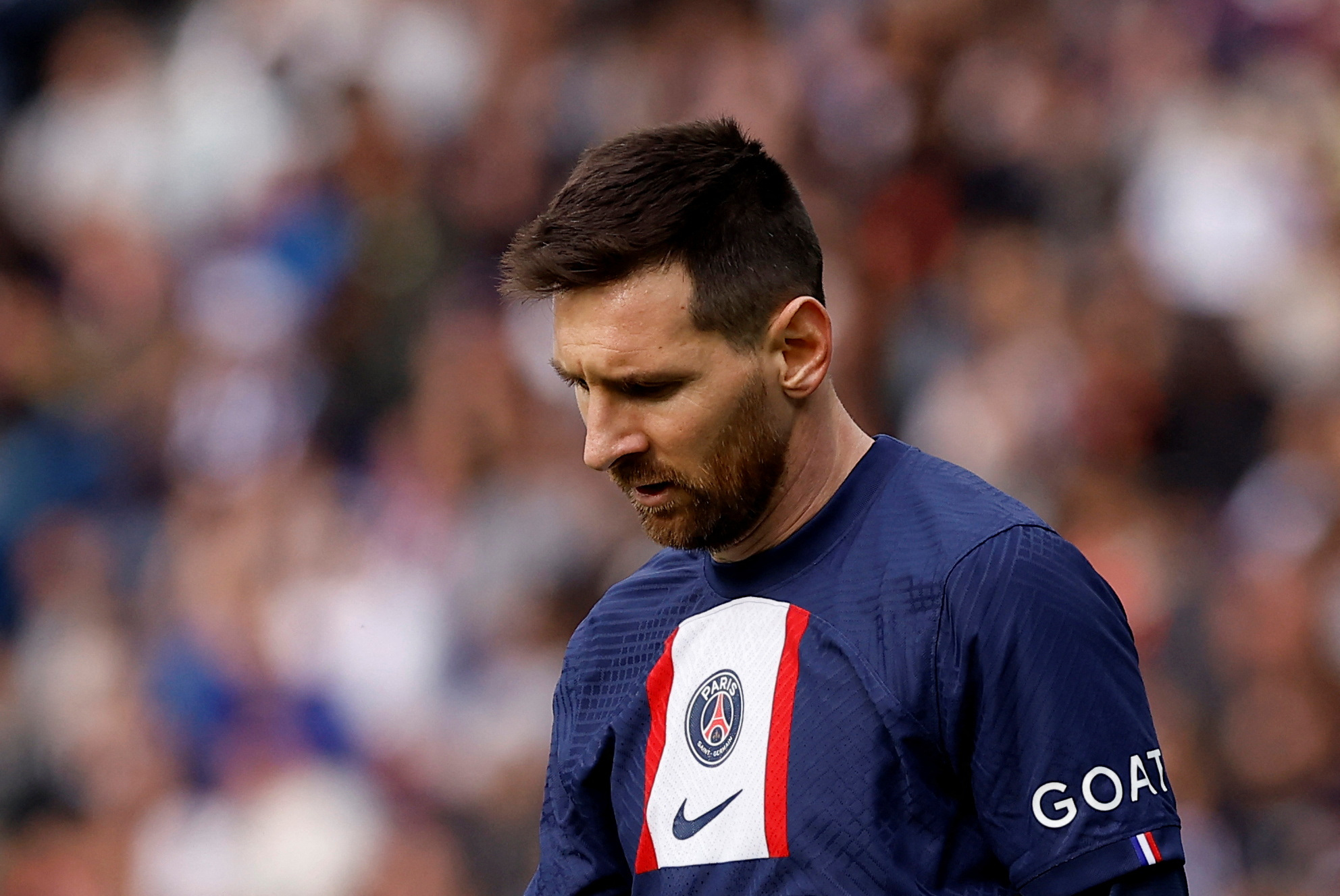 Una vez que finalice la suspensión, a Messi le quedarían tres partidos por jugar con el PSG. Pero habrá que ver si no arregla una salida anticipada, máxime luego de los insultos de los ultras (REUTERS/Christian Hartmann/File Photo)